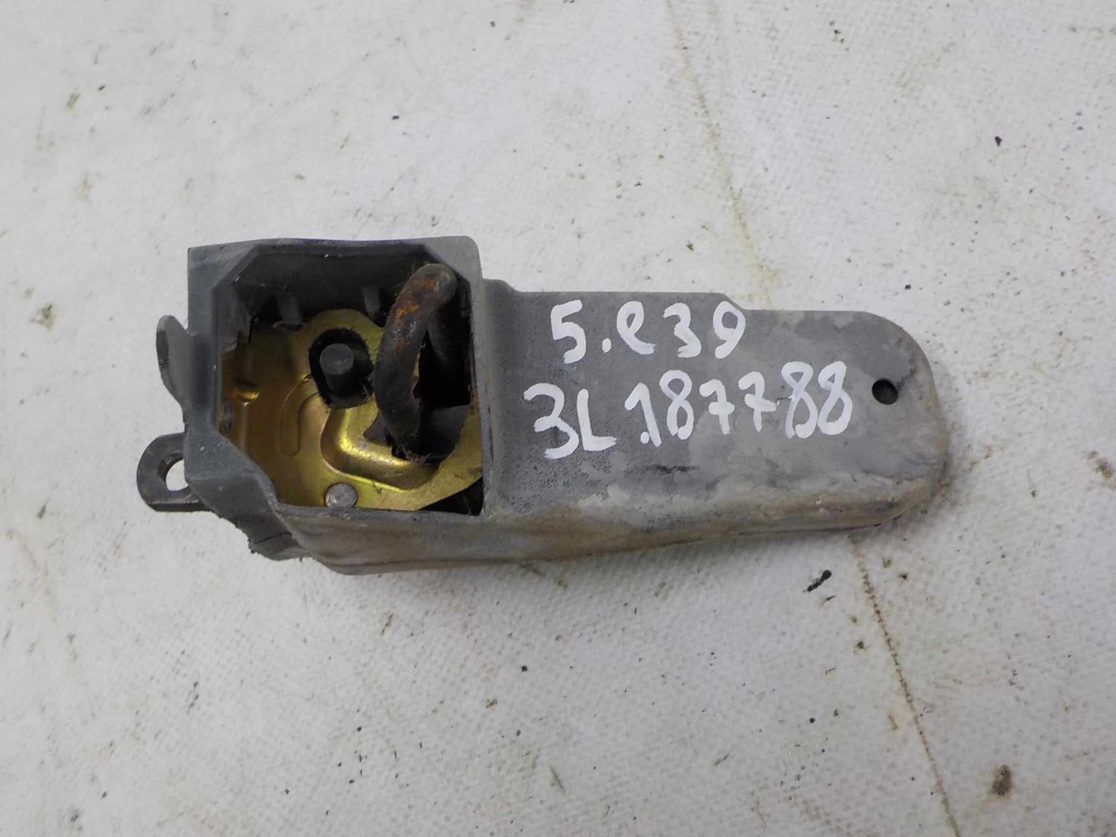 Ограничитель двери BMW 5 серия E39 (1995—2000) Зад Лево