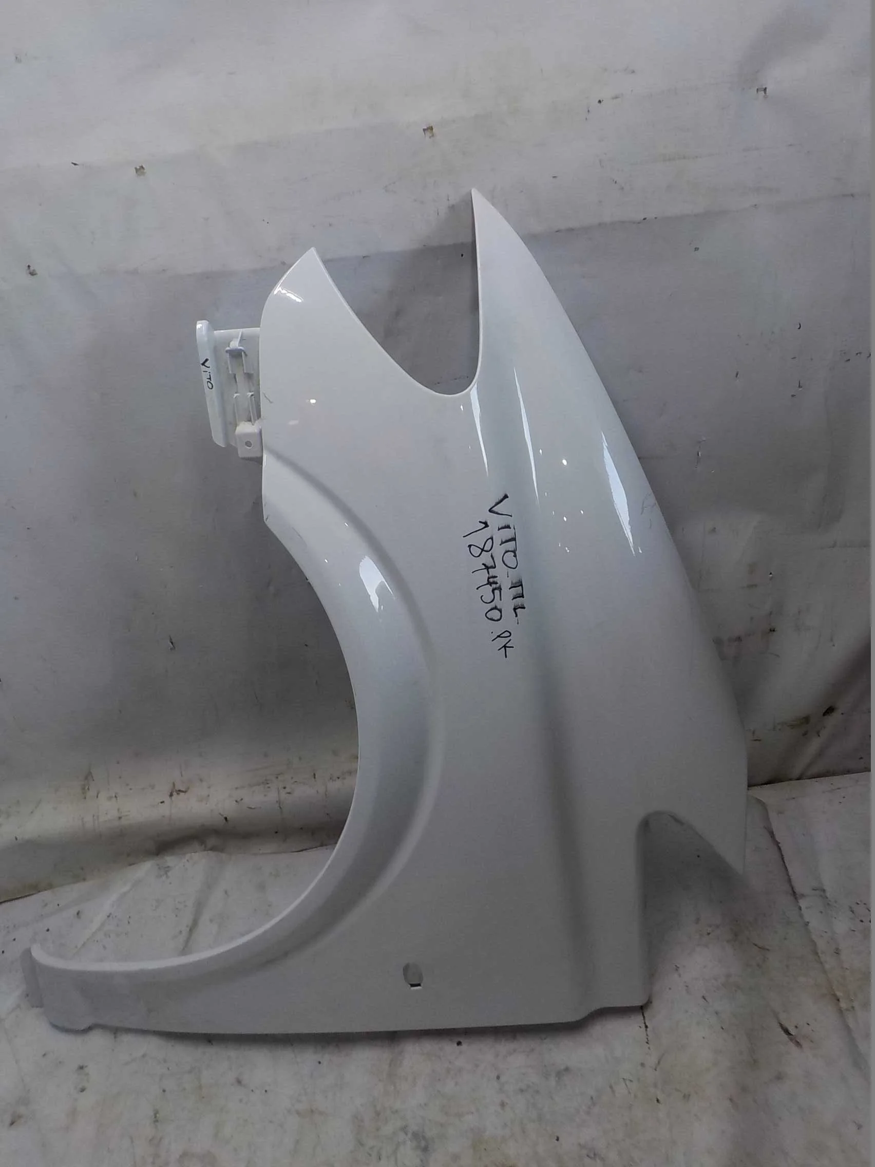 Крыло Mercedes-Benz Vito W639 (2003—2010) Перед Лево