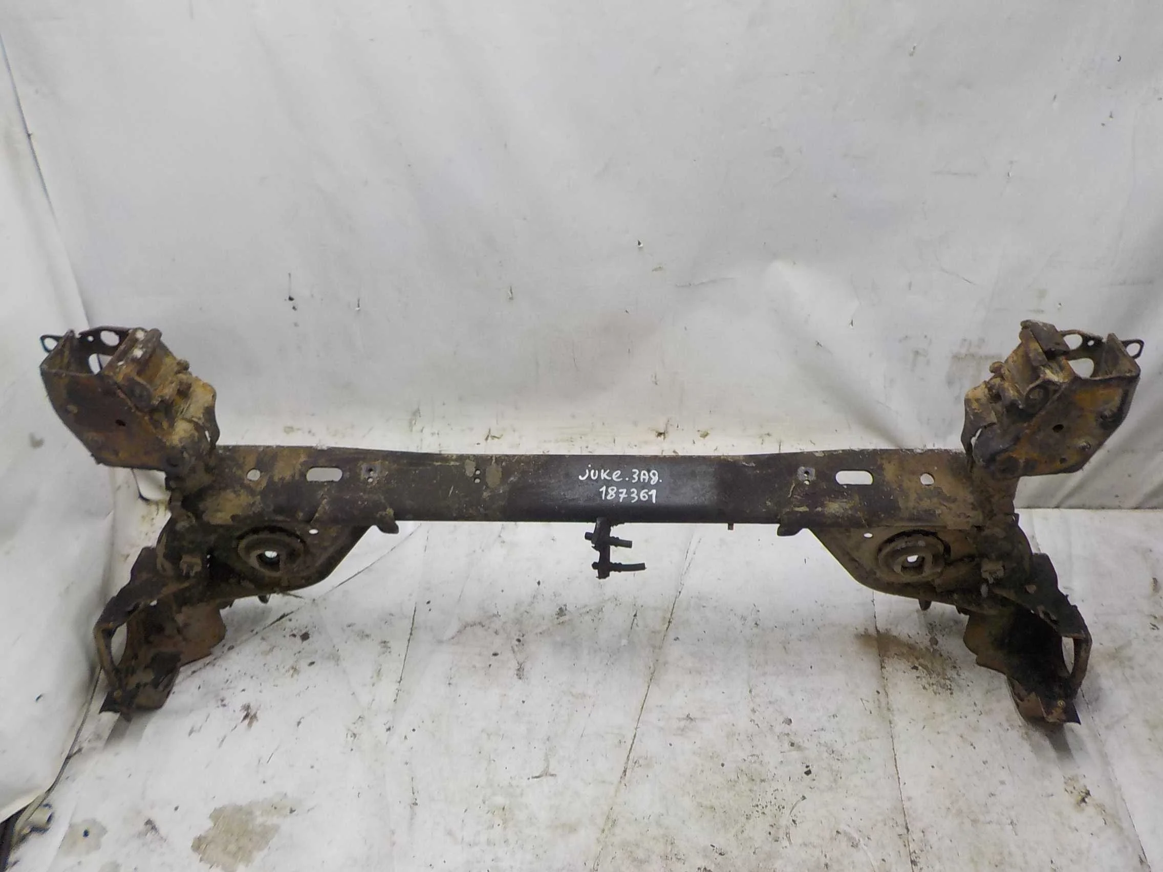 Балка задняя Nissan Juke I (2010—2014)