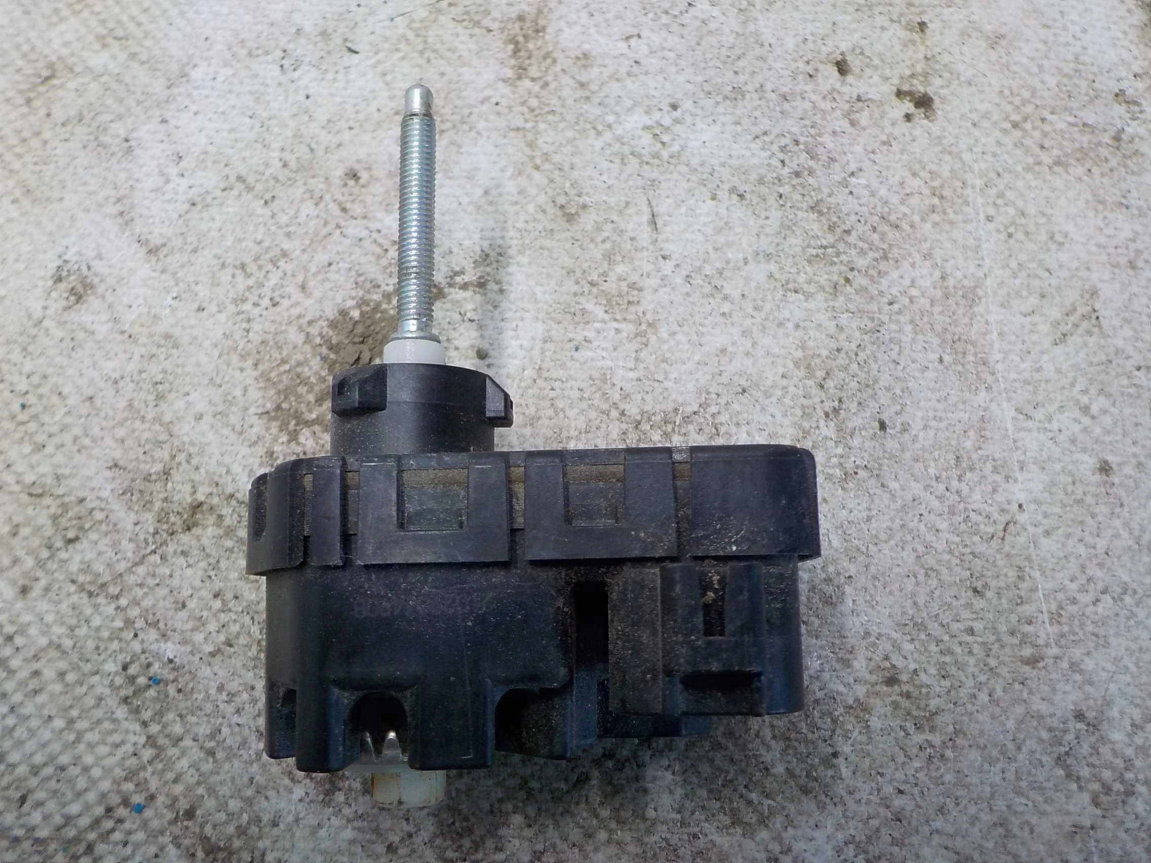 корректор фар Toyota Land Cruiser 200 (2007—2012)