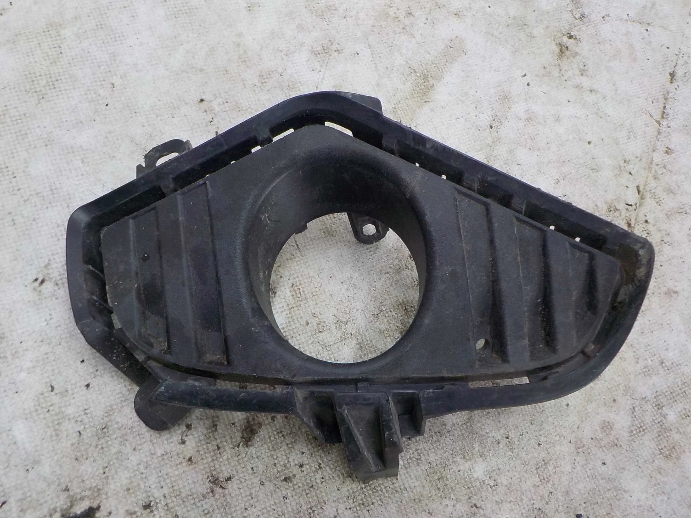 накладка на бампер Toyota RAV4 V (2018—2025) Перед Право