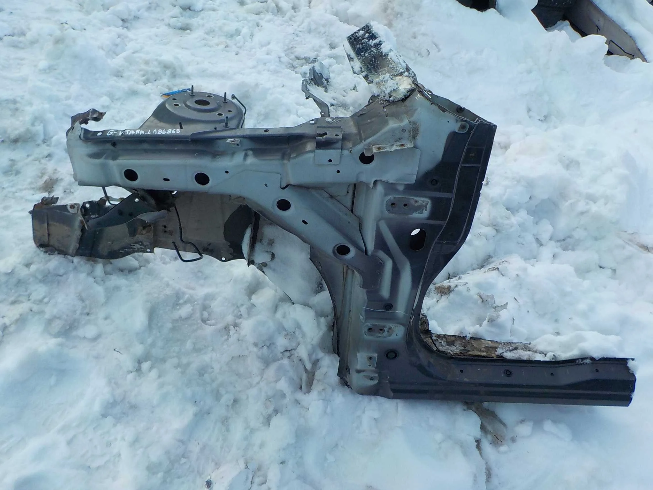 Лонжерон Suzuki Grand Vitara II (2005—2008)  Лево