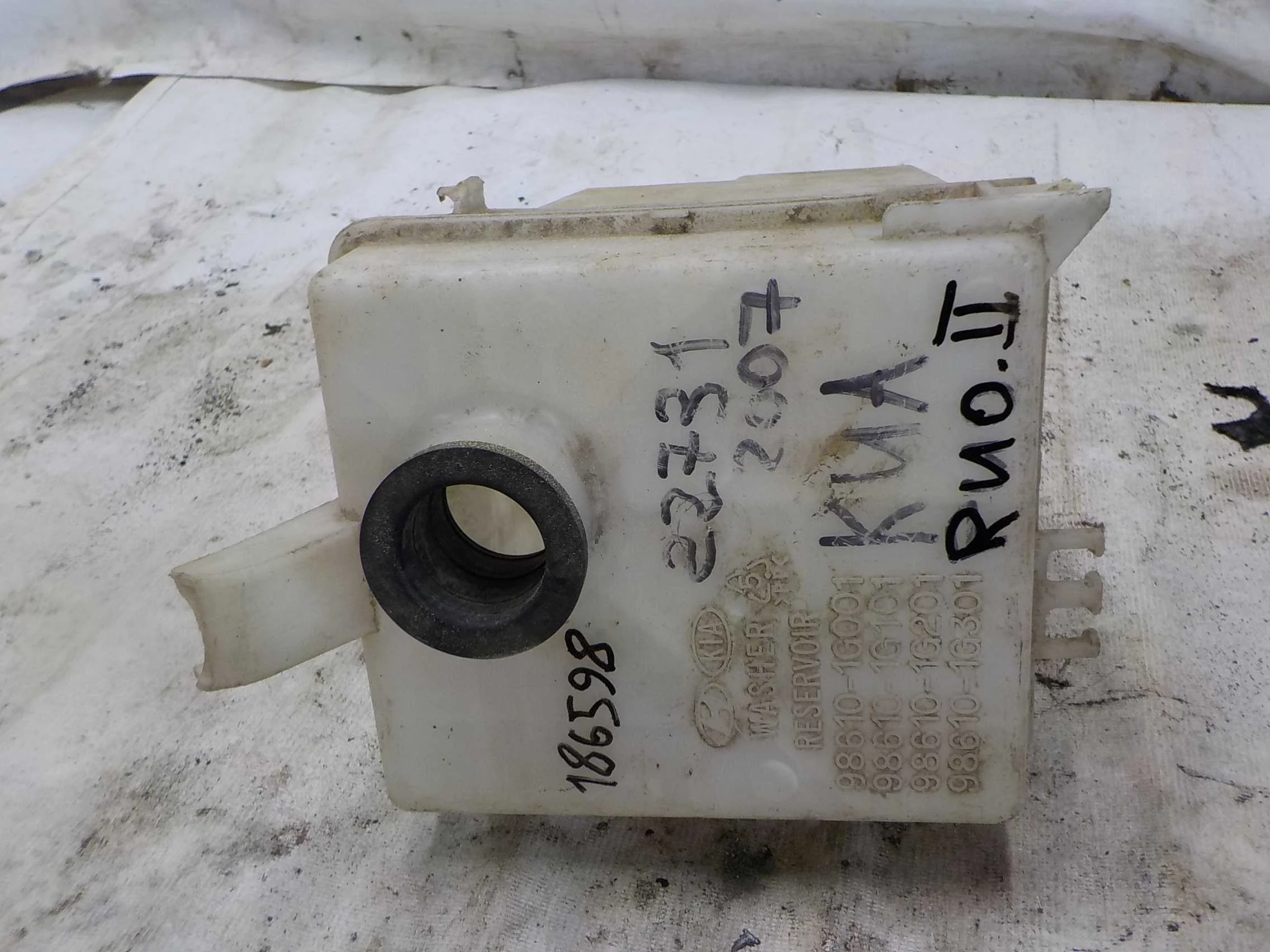 бачок стеклоомывателя Kia Rio II (2005—2009)