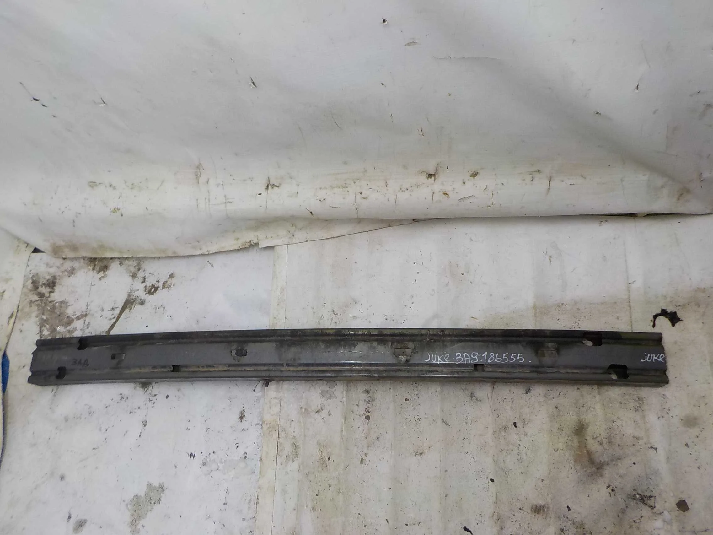 Усилитель бампера Nissan Juke I (2010—2014) Зад