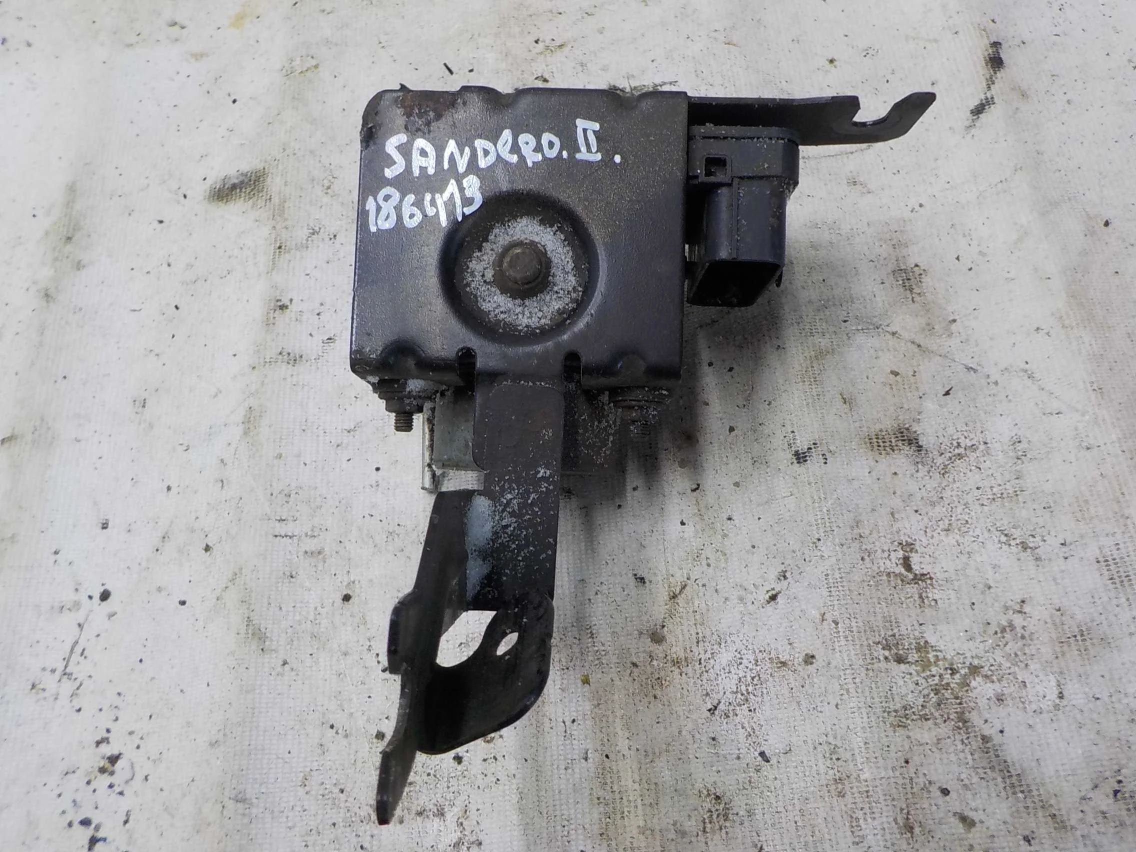 Блок управления ABS Renault Logan II (2012—2018)