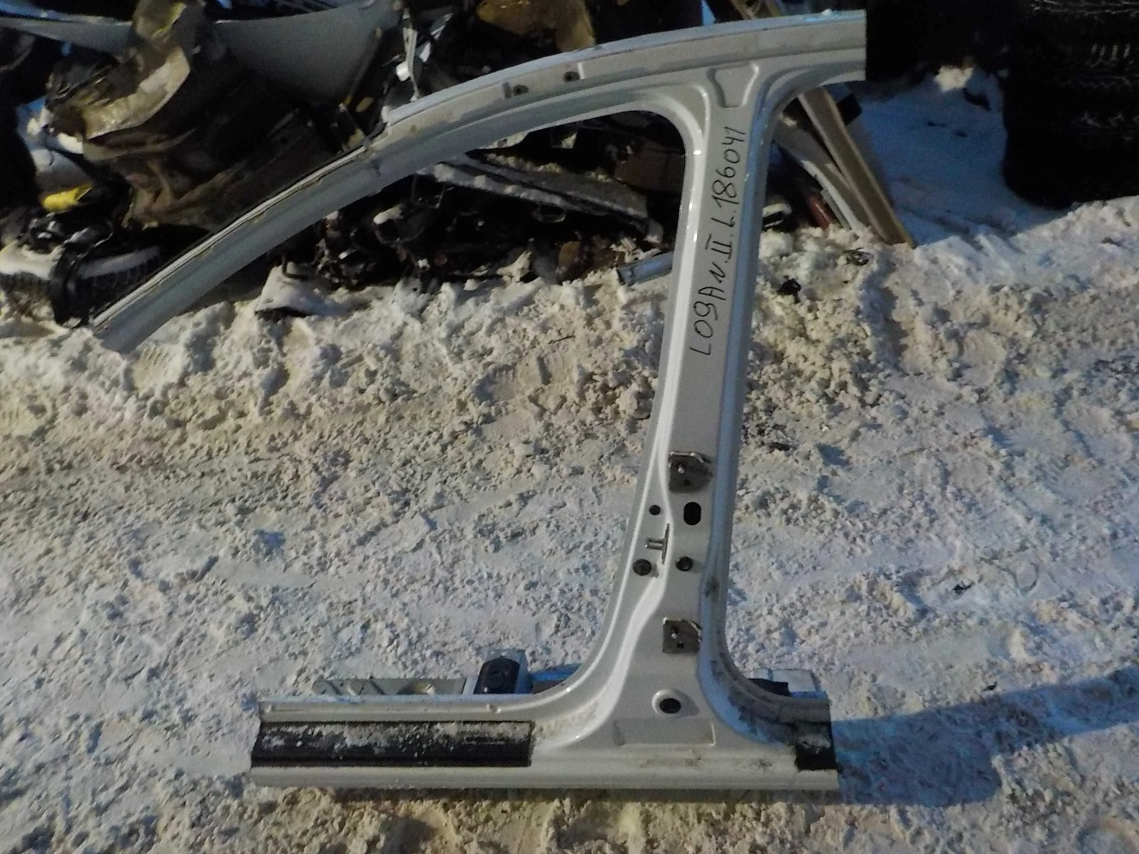 боковина кузова Renault Logan Stepway I (2018—2022)  Лево