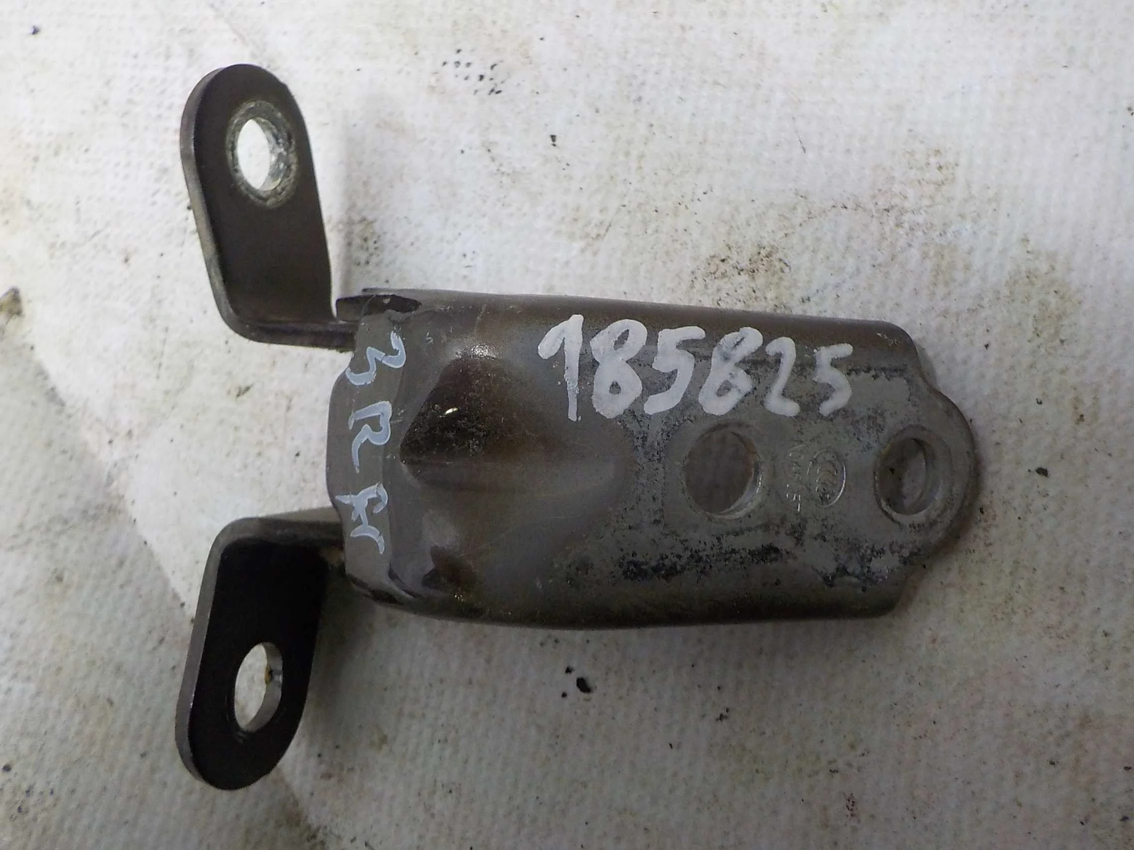 Петля двери Hyundai i20 I (2008—2012) Зад Право Низ