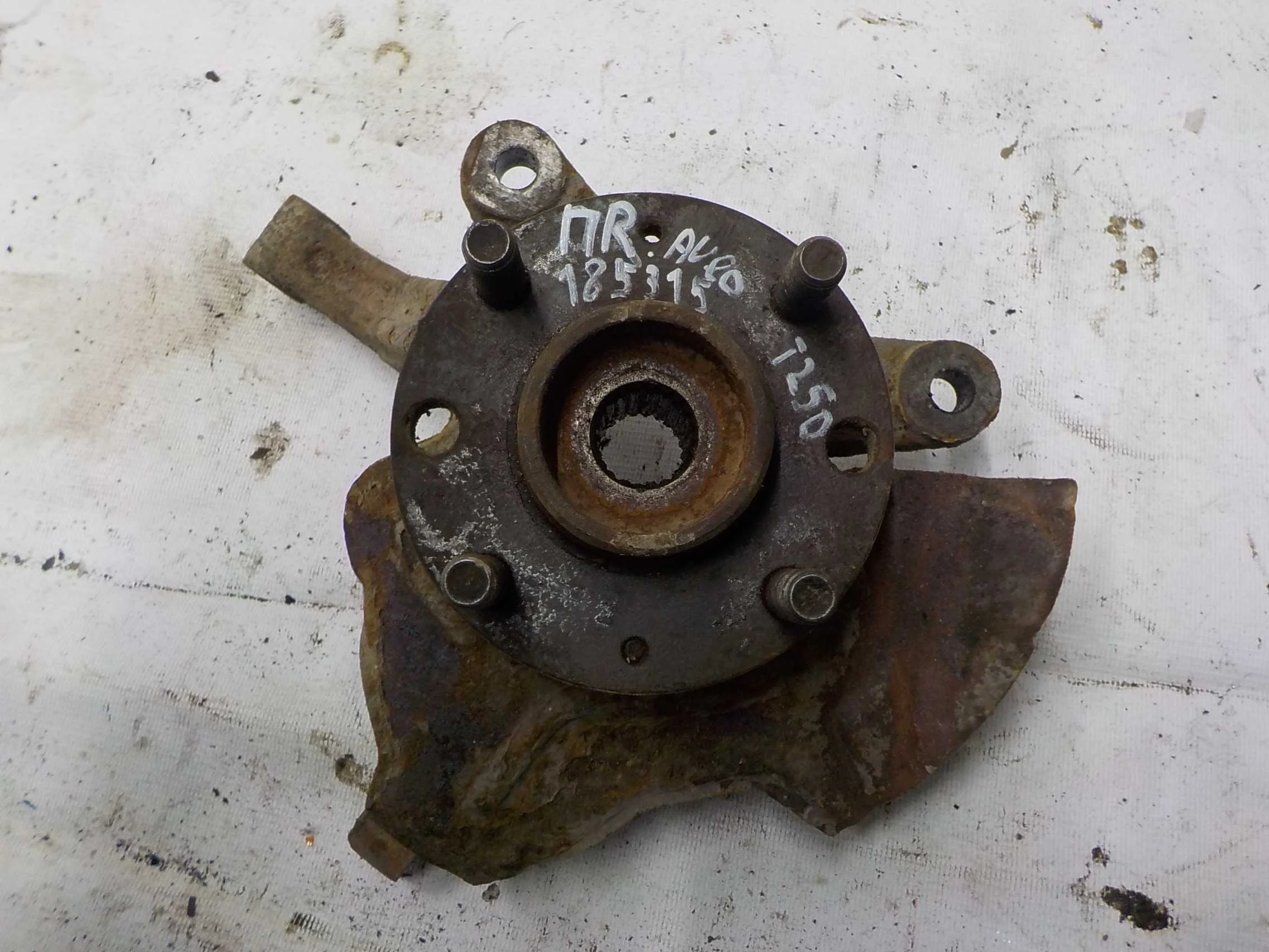 кулак поворотный Chevrolet Aveo I рестайлинг (2006—2012) Перед Право