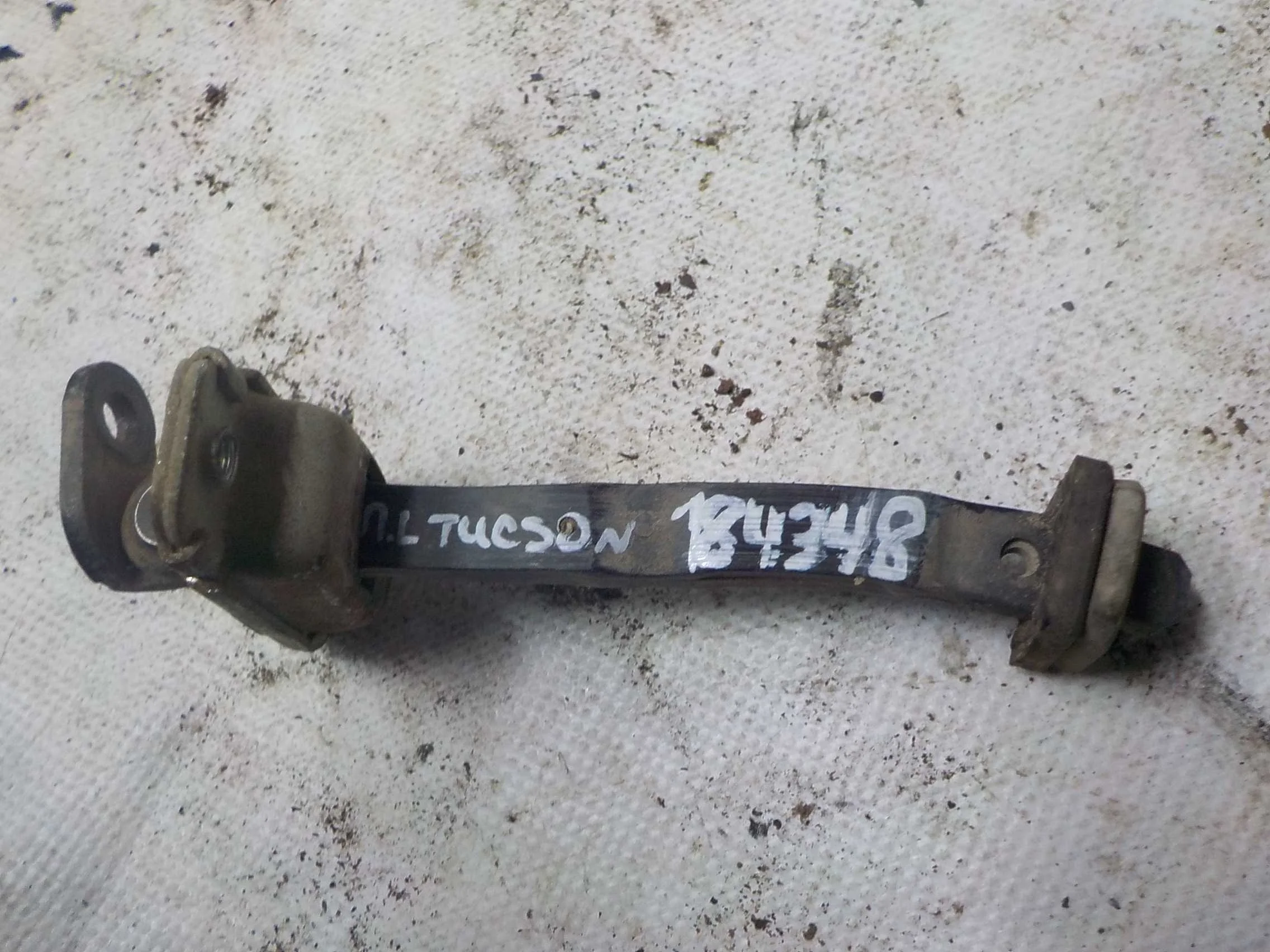 Ограничитель двери Hyundai Accent II (1999—2012) Перед Лево