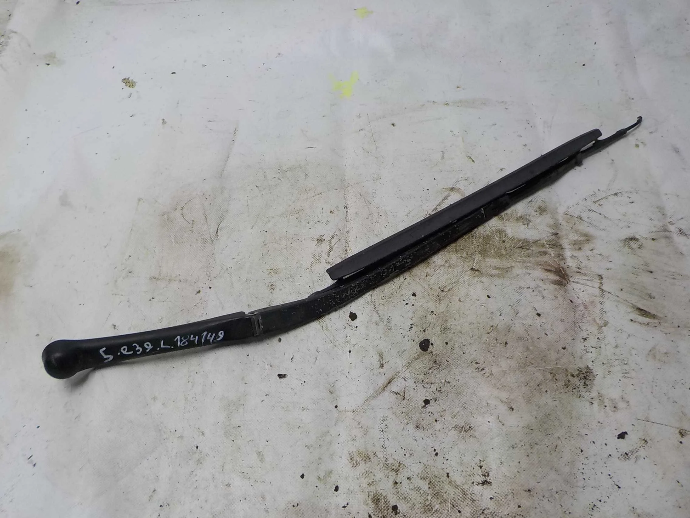 Поводок стеклоочистителя BMW 5 серия E39 (1995—2000)  Лево