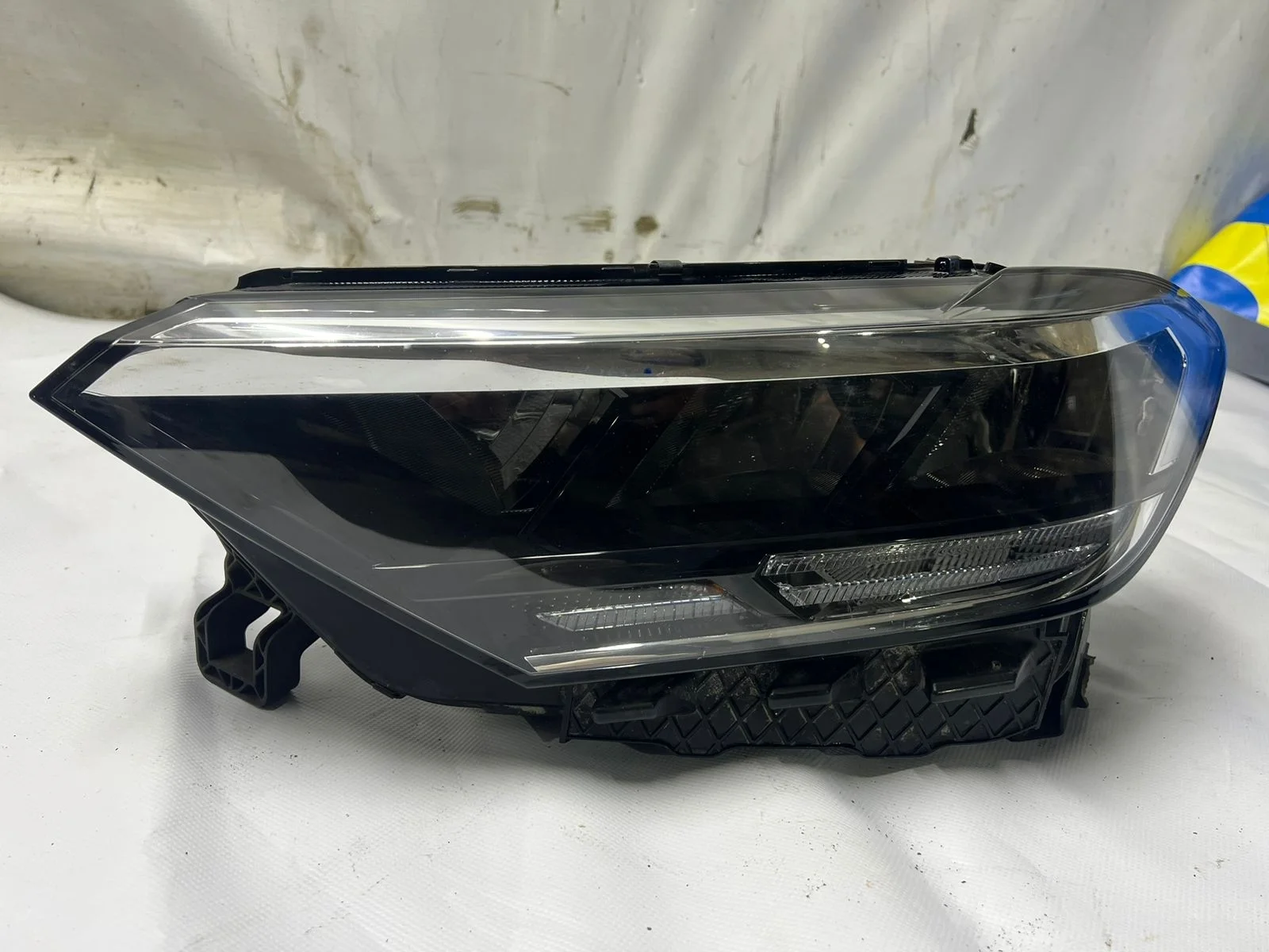 Фара Volkswagen Polo VI (2020—2023)  Лево