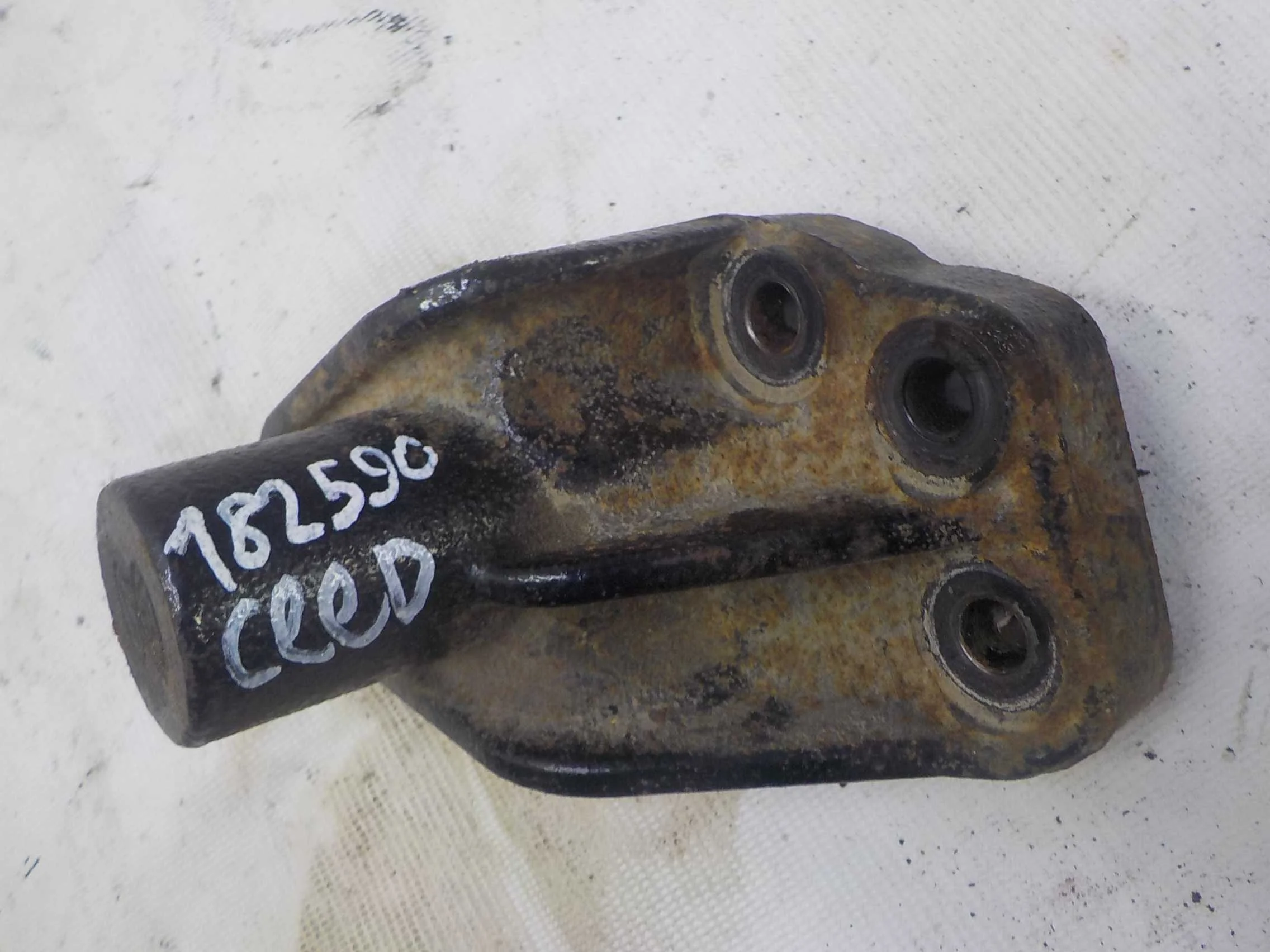 Кронштейн опоры двигателя Hyundai Solaris I рестайлинг (2014—2017)  Право