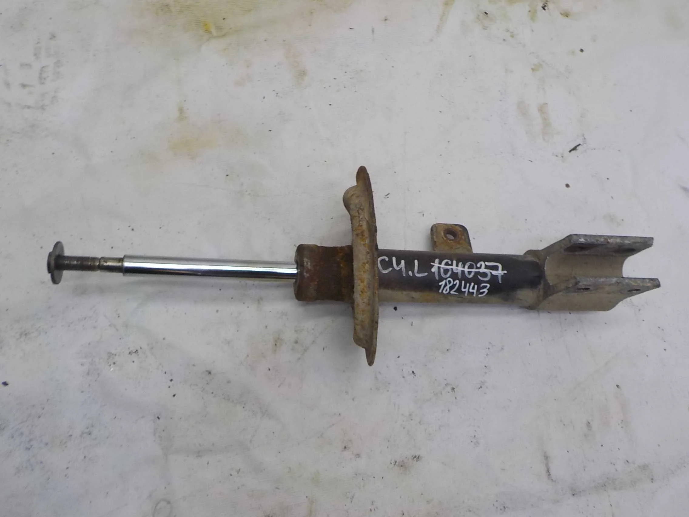 амортизатор Citroen C4 II (2010—2016) Перед Лево