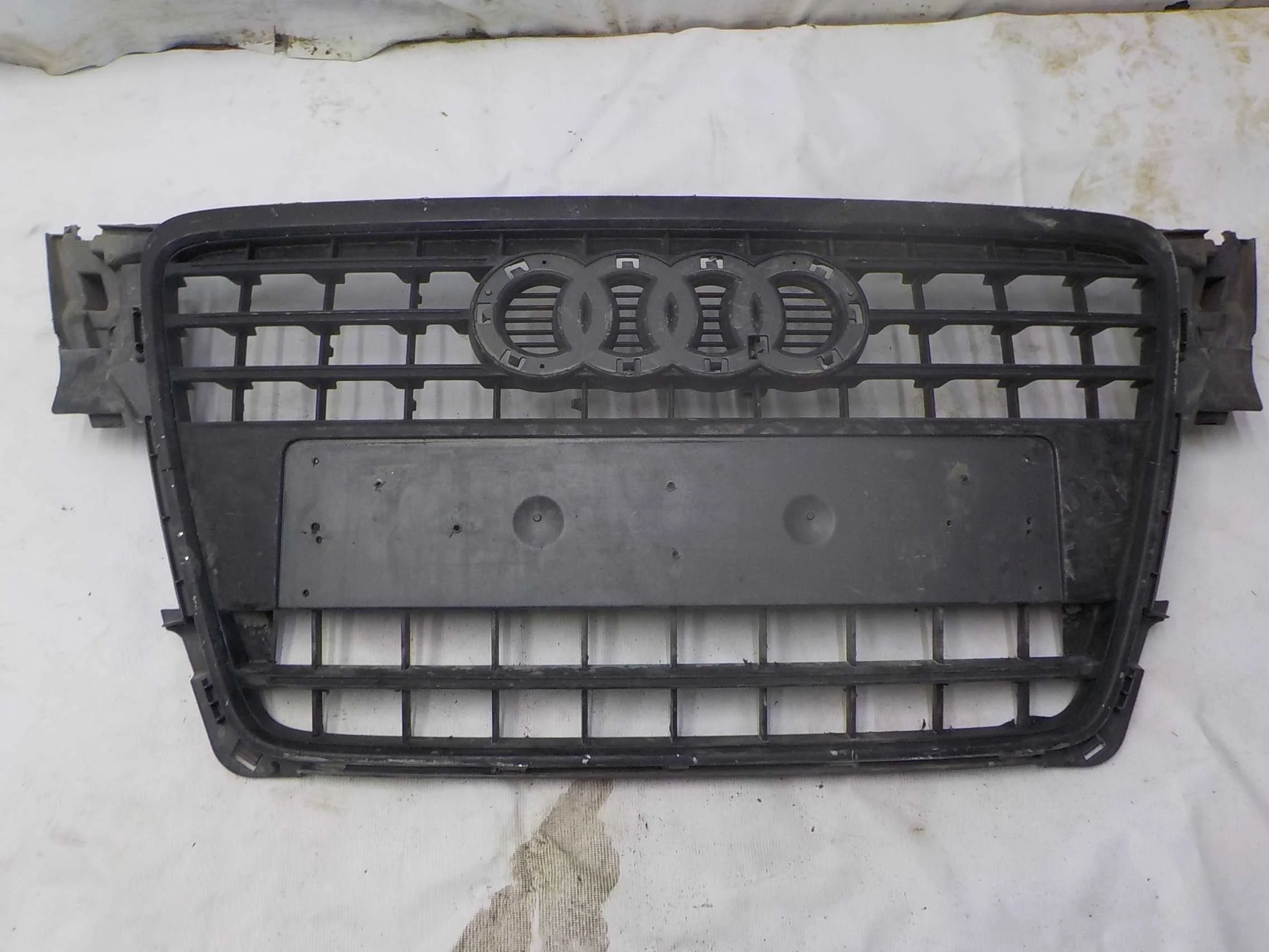 Решетка радиатора Audi A4 B8 (2007—2012)