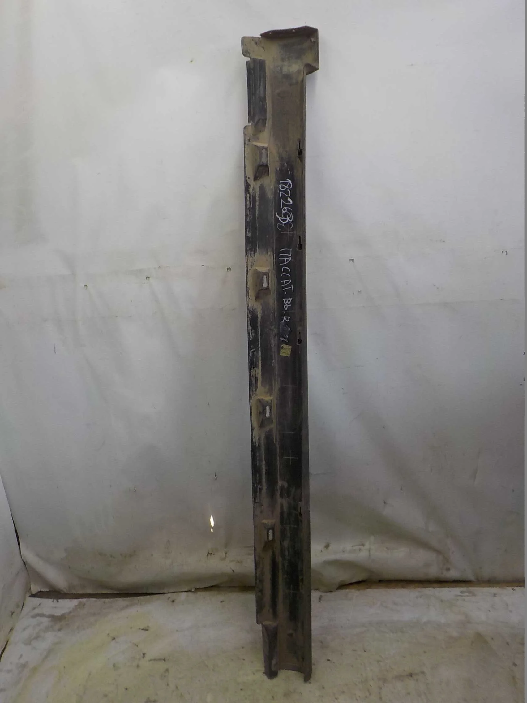 Накладка на порог Volkswagen Passat B6 (2005—2010)  Право