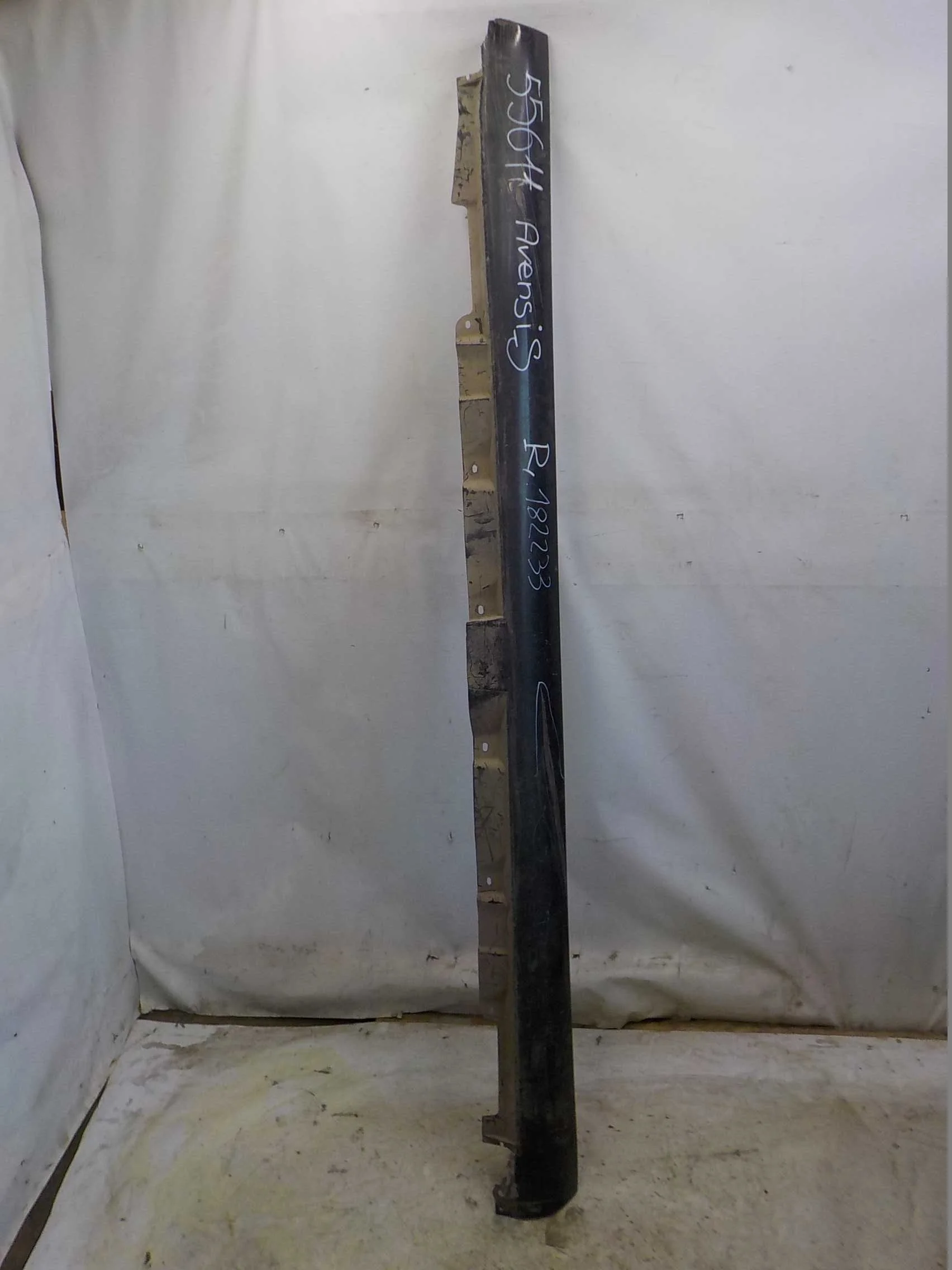 Накладка на порог Toyota Avensis T250 (2003—2006)  Право