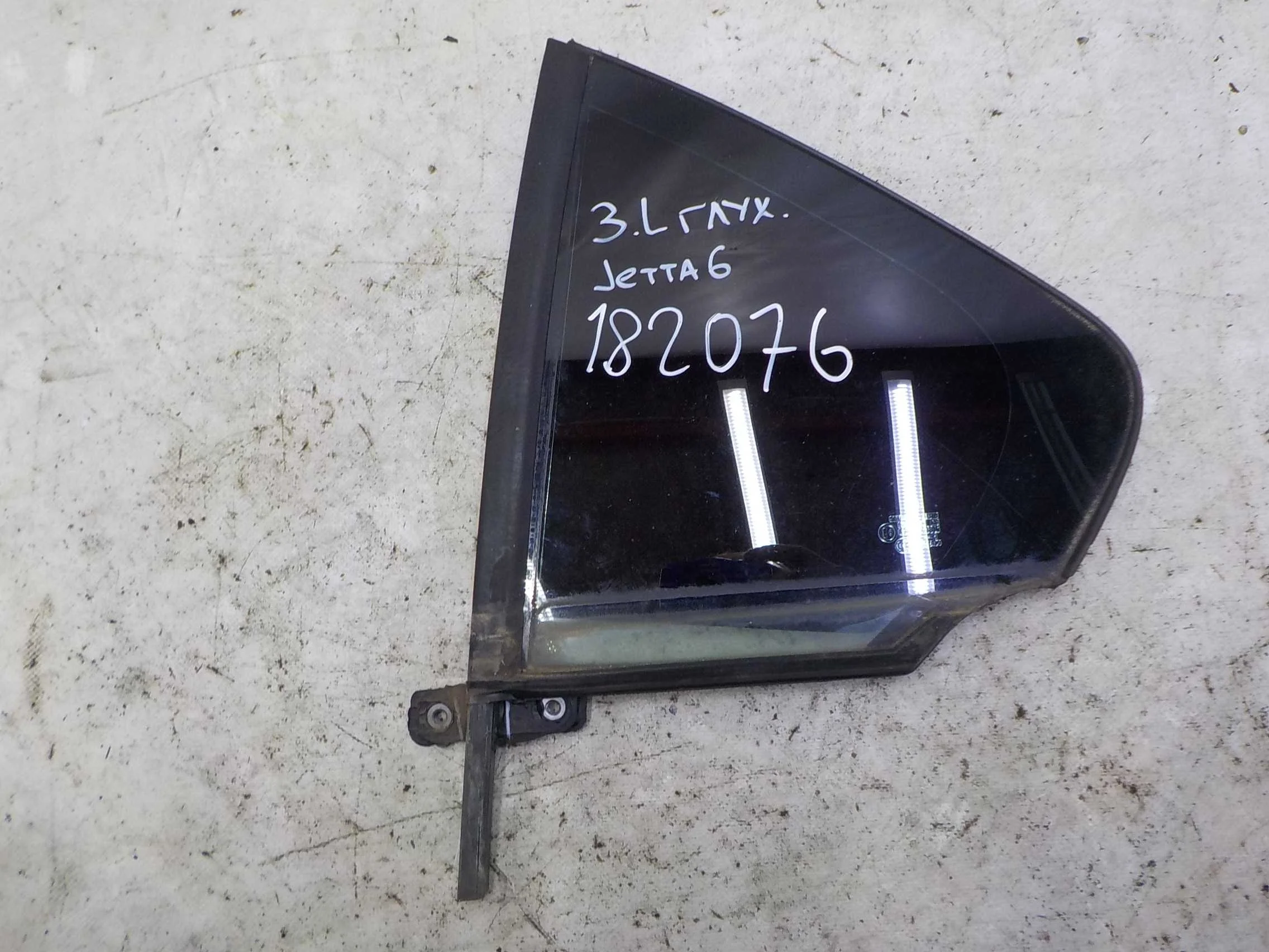 стекло Volkswagen Jetta VI (2010—2015) Зад Лево