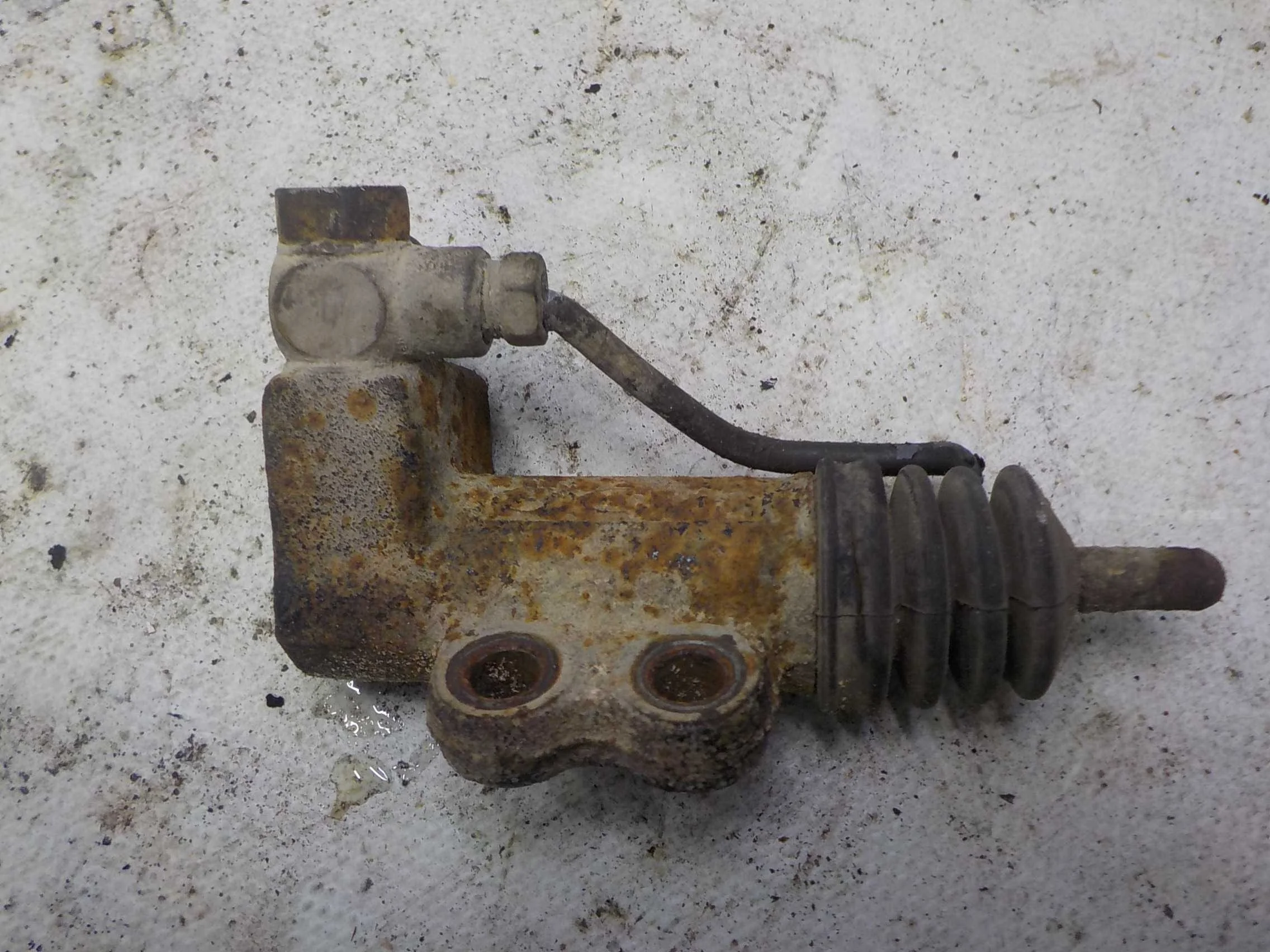 рабочий цилиндр сцепления Kia Rio II рестайлинг (2009—2011)