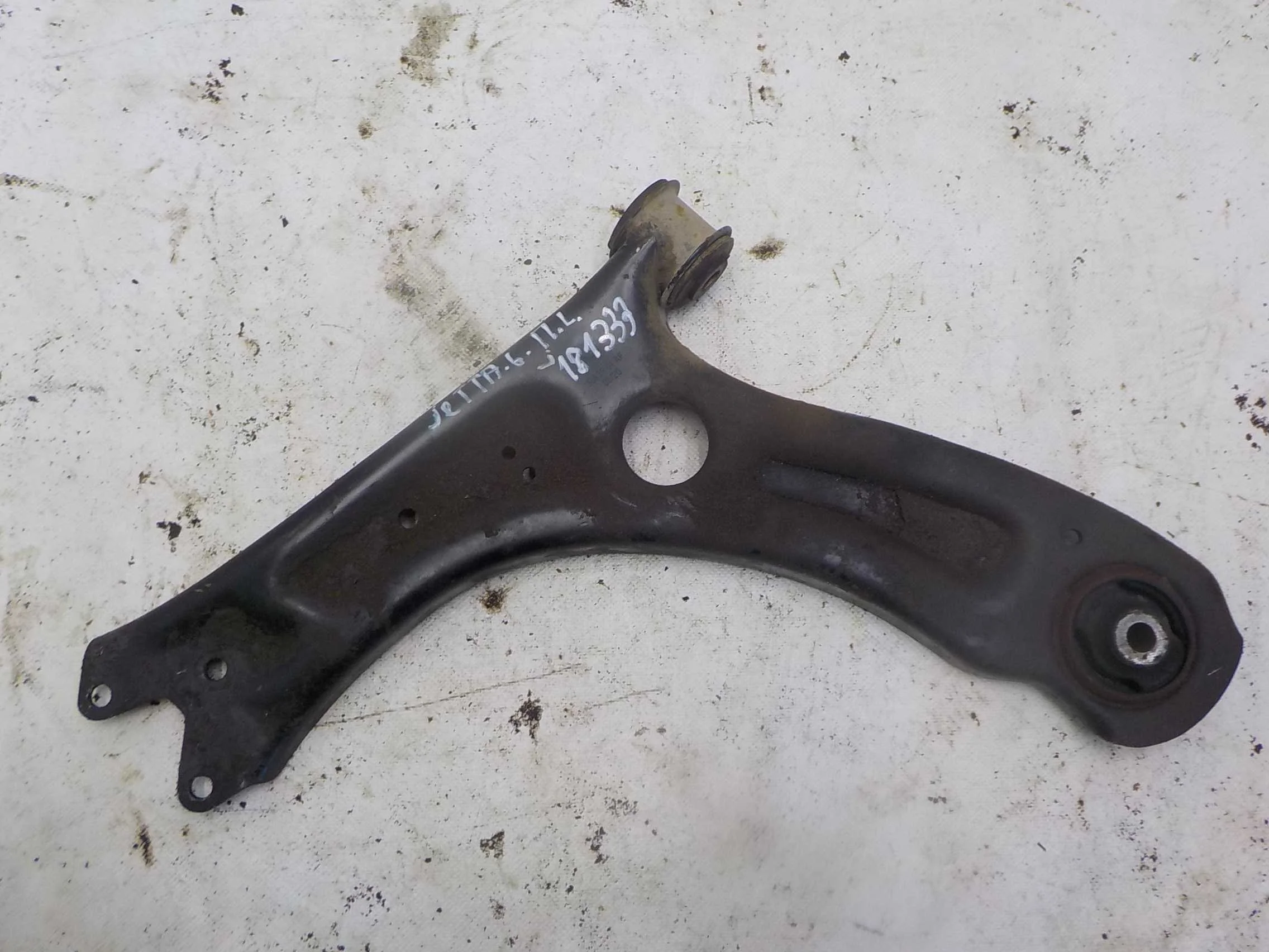 Рычаг Volkswagen Jetta VI (2010—2015) Перед Лево