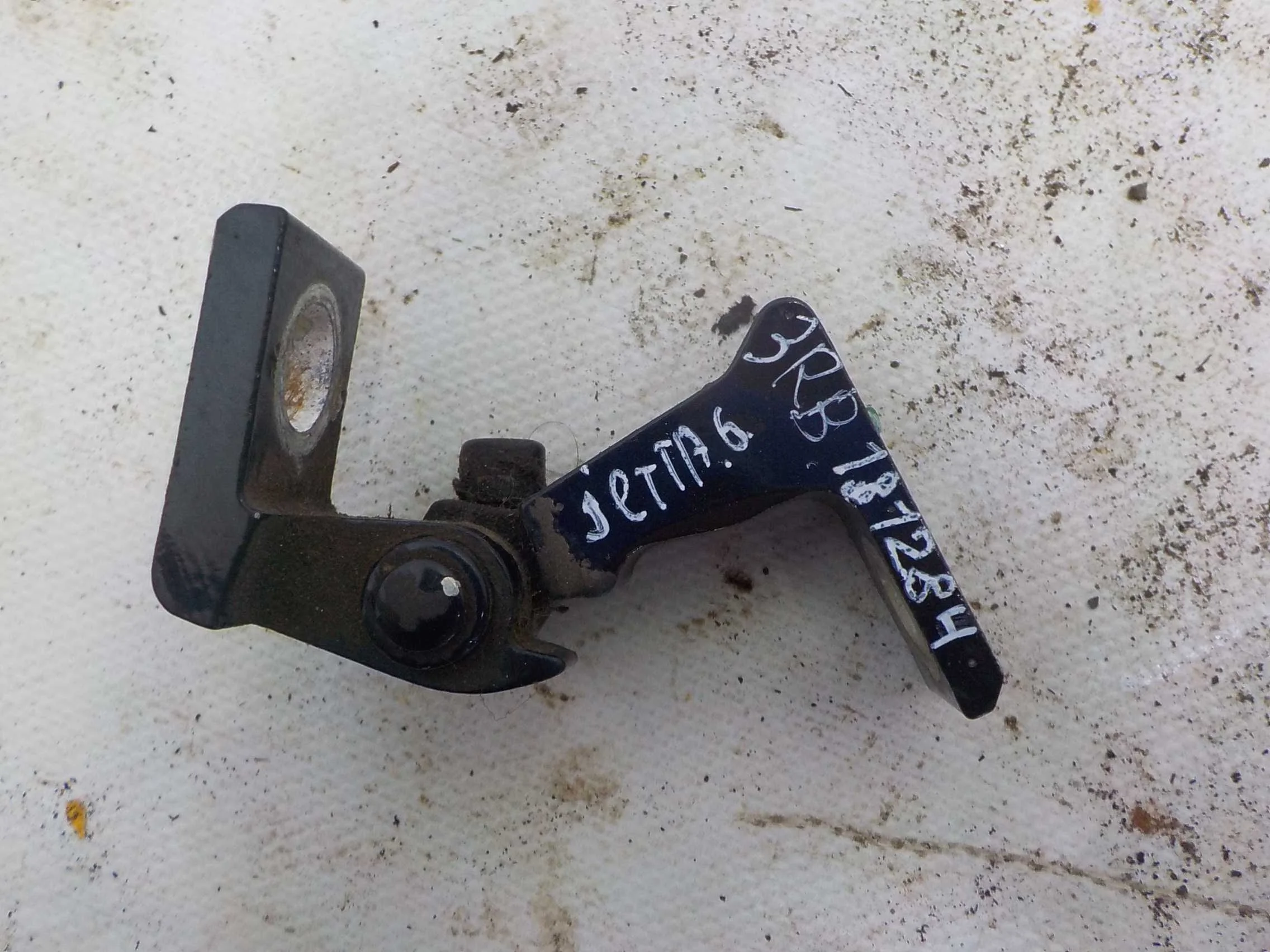 Петля двери Volkswagen Touareg II (2010—2014) Зад Право Верх