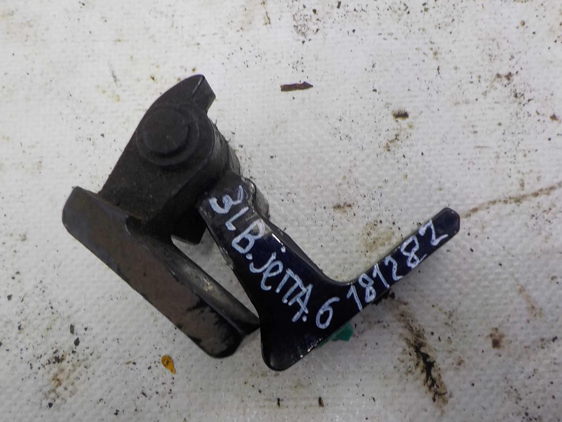 Петля двери Audi A5 I рестайлинг (2011—2016) Зад Лево Верх