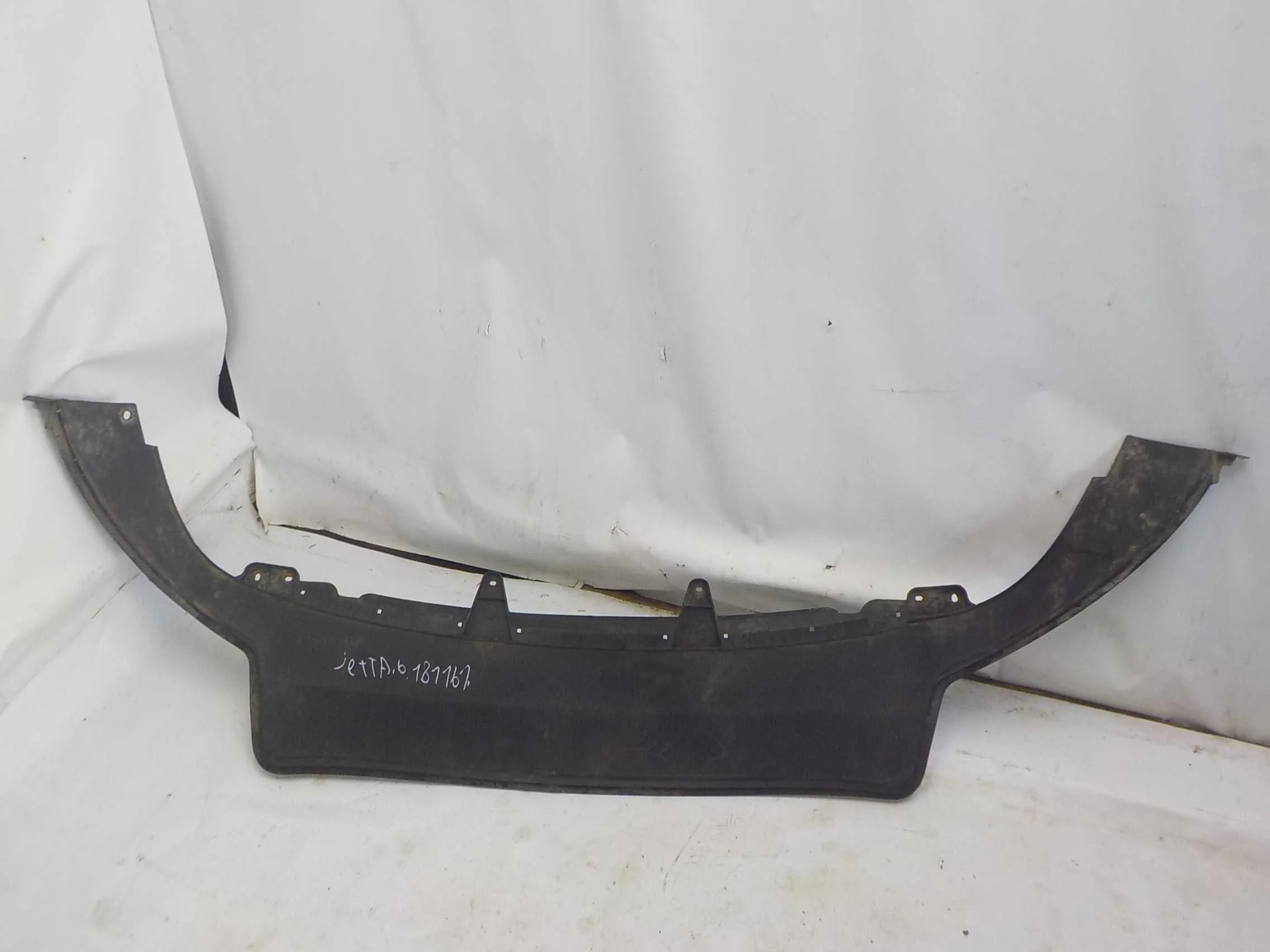 накладка на бампер Volkswagen Jetta VI (2010—2015) Перед