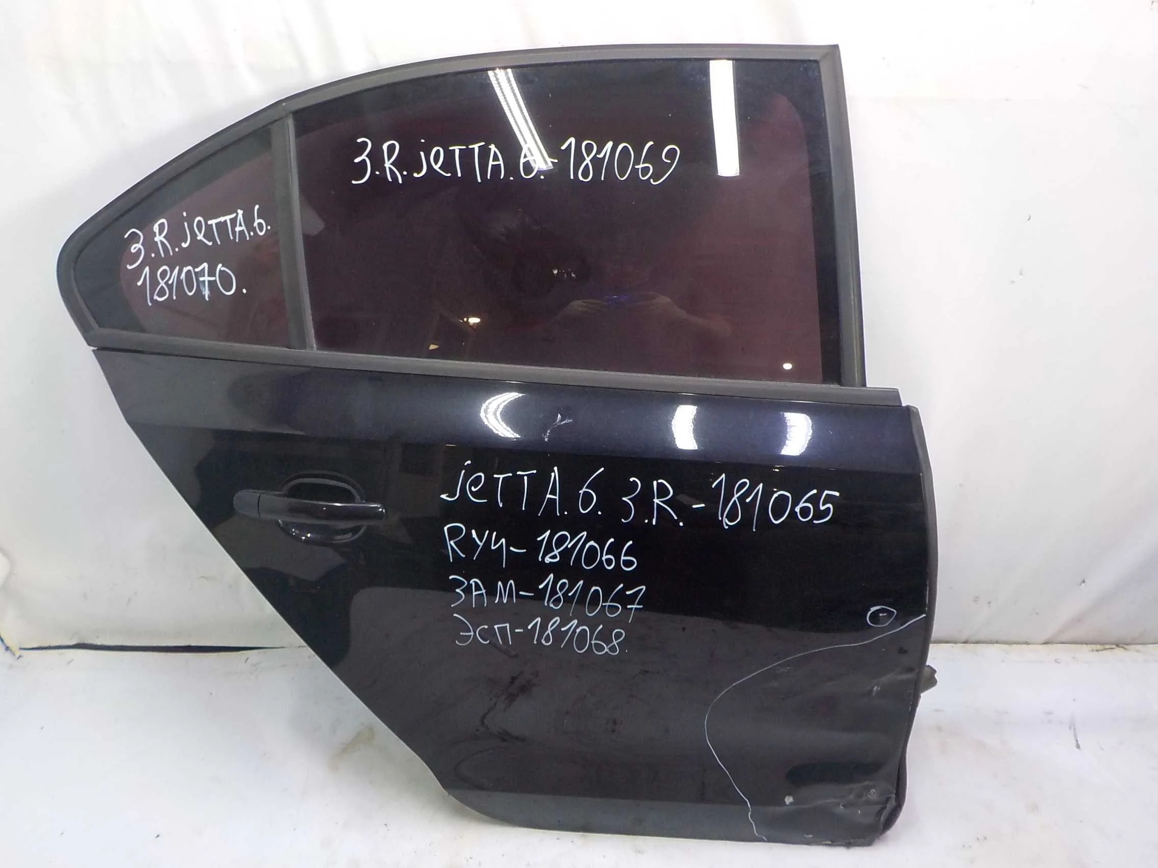 стекло Volkswagen Jetta VI (2010—2015) Зад Право