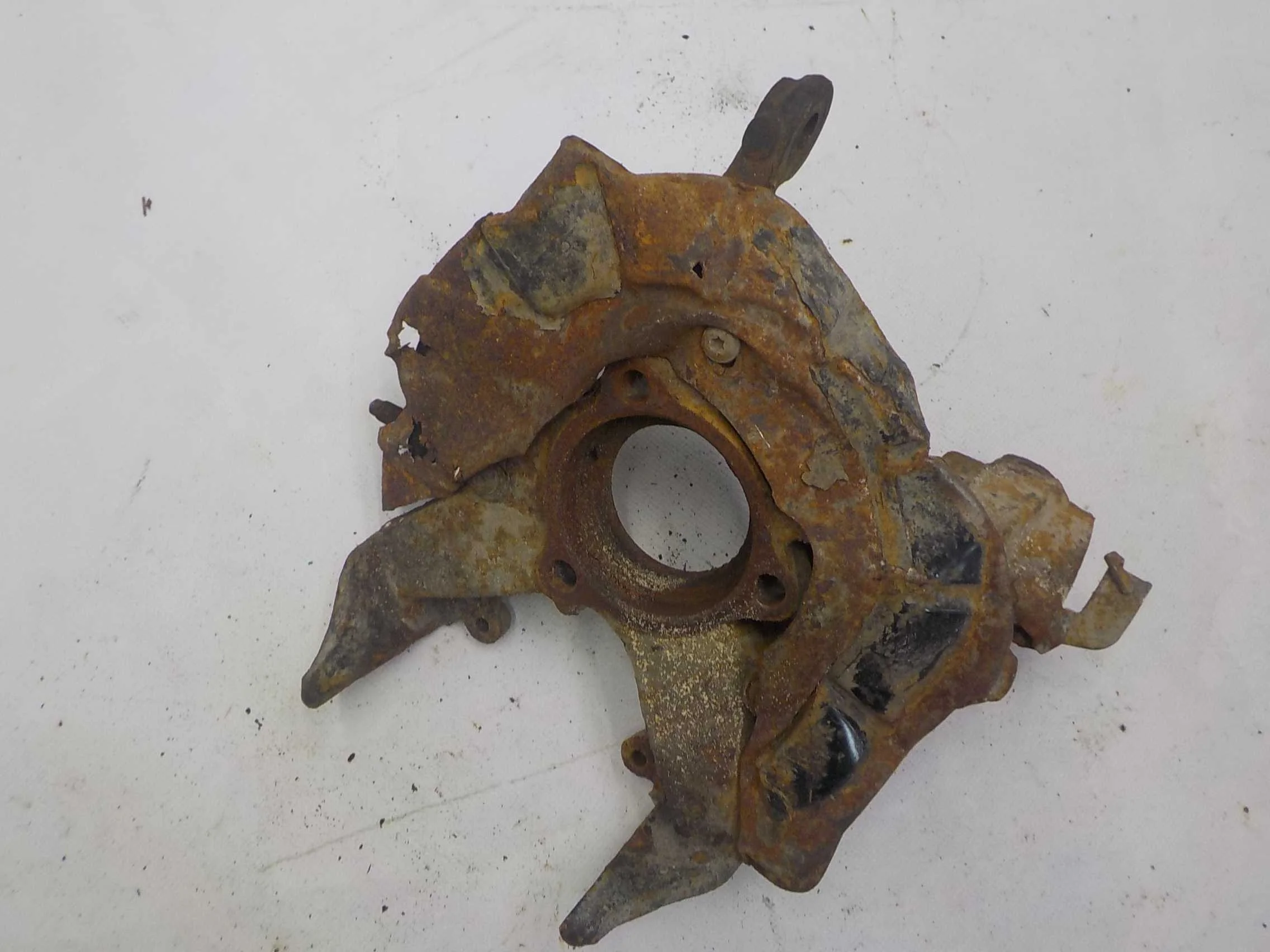 кулак поворотный Audi A3 8P рестайлинг (2004—2008) Перед Право