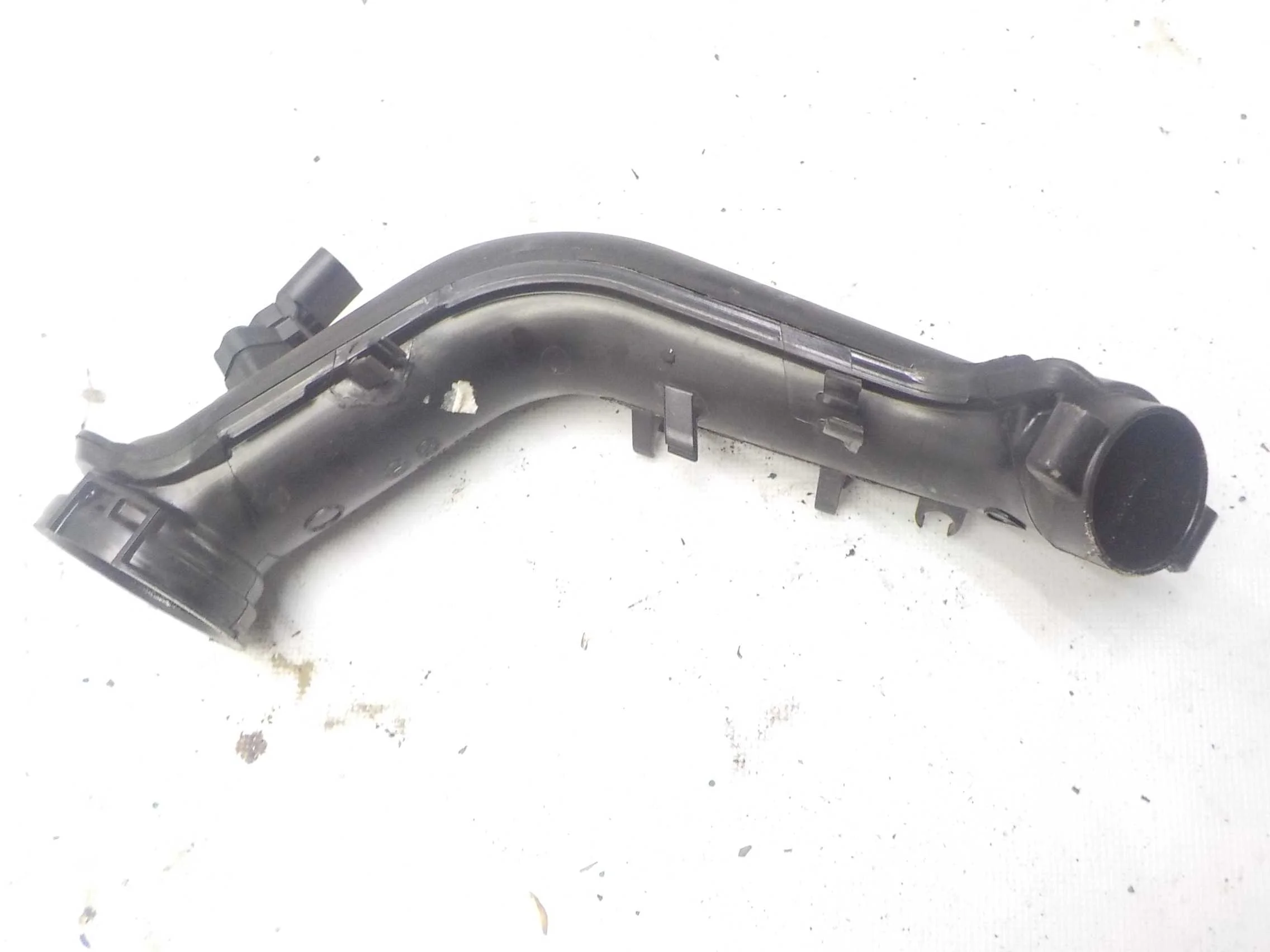 Патрубок воздушного фильтра Volkswagen Passat B7 (2010—2015)