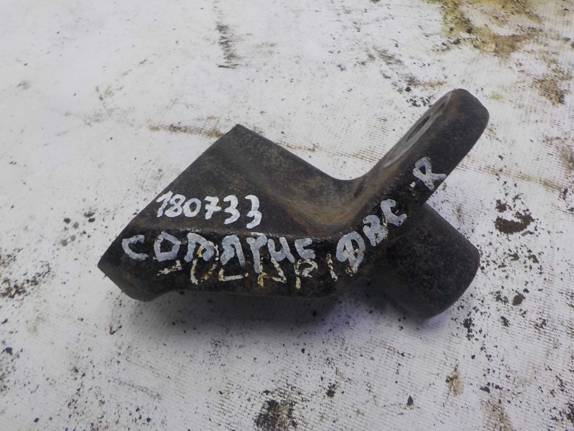 Кронштейн опоры двигателя Hyundai Solaris I рестайлинг (2014—2017)  Право