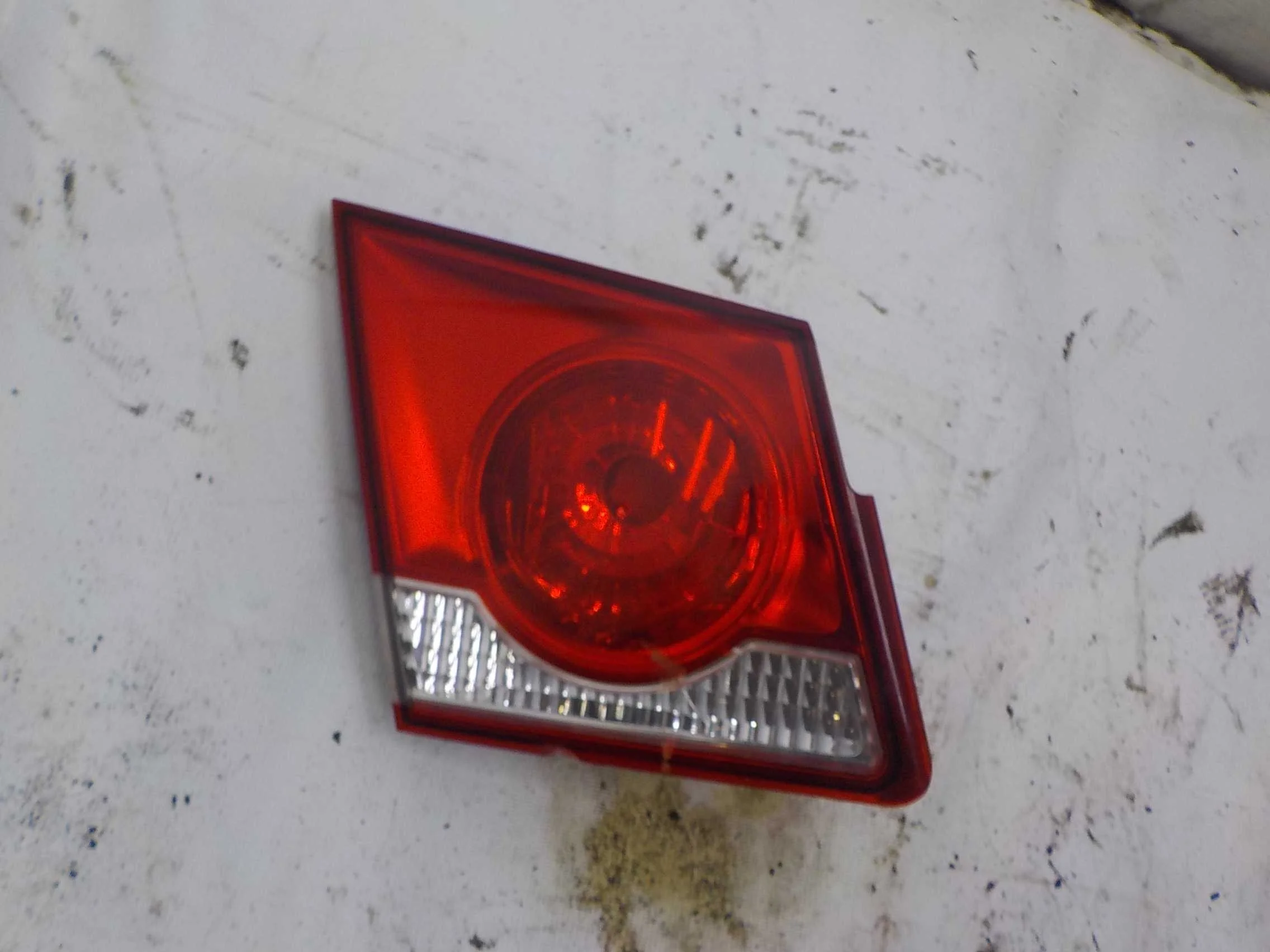 Фонарь Chevrolet Cruze I (2009—2012)  Лево