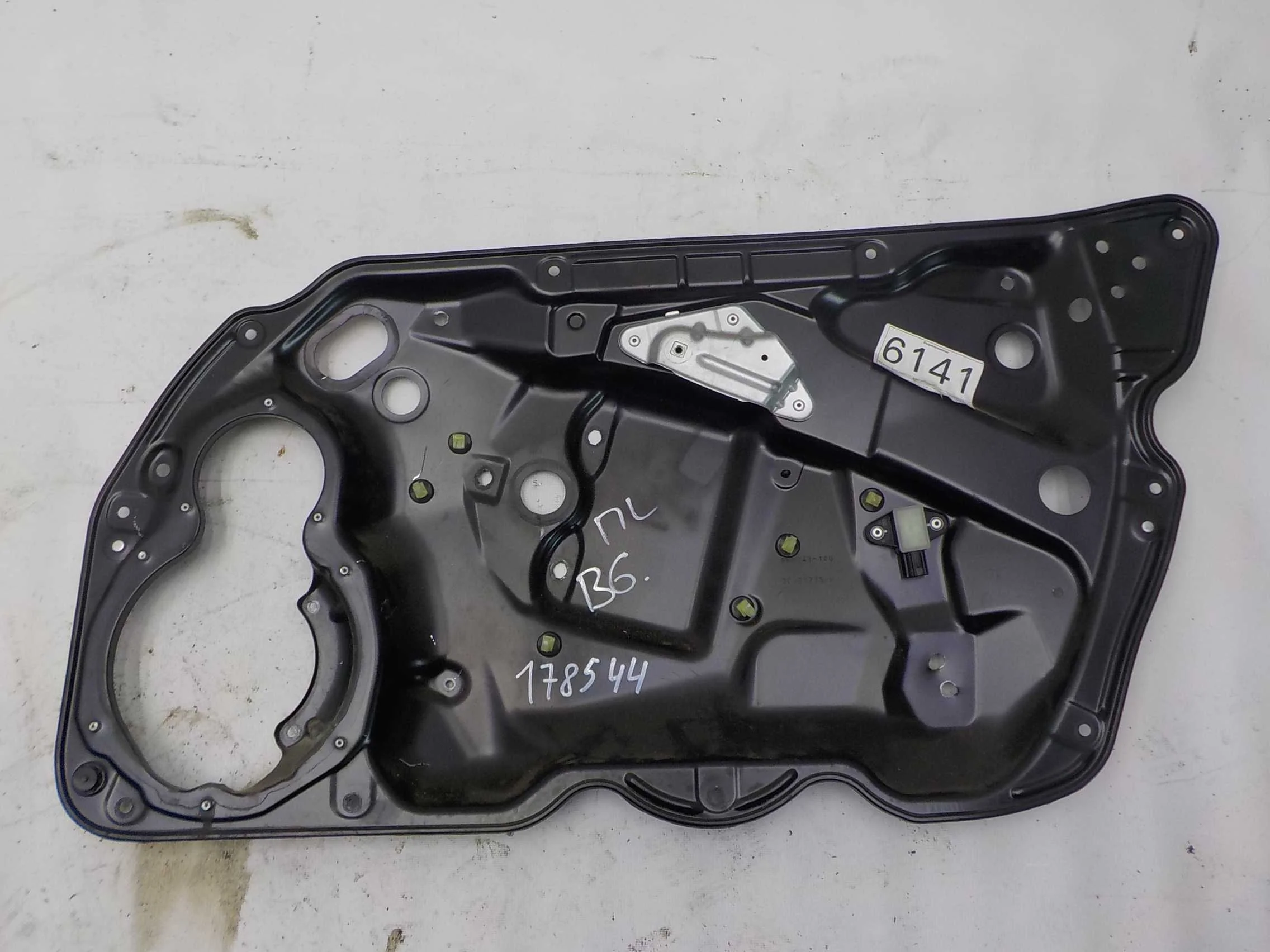 Стеклоподъемник Volkswagen Passat B6 (2005—2010) Перед Лево