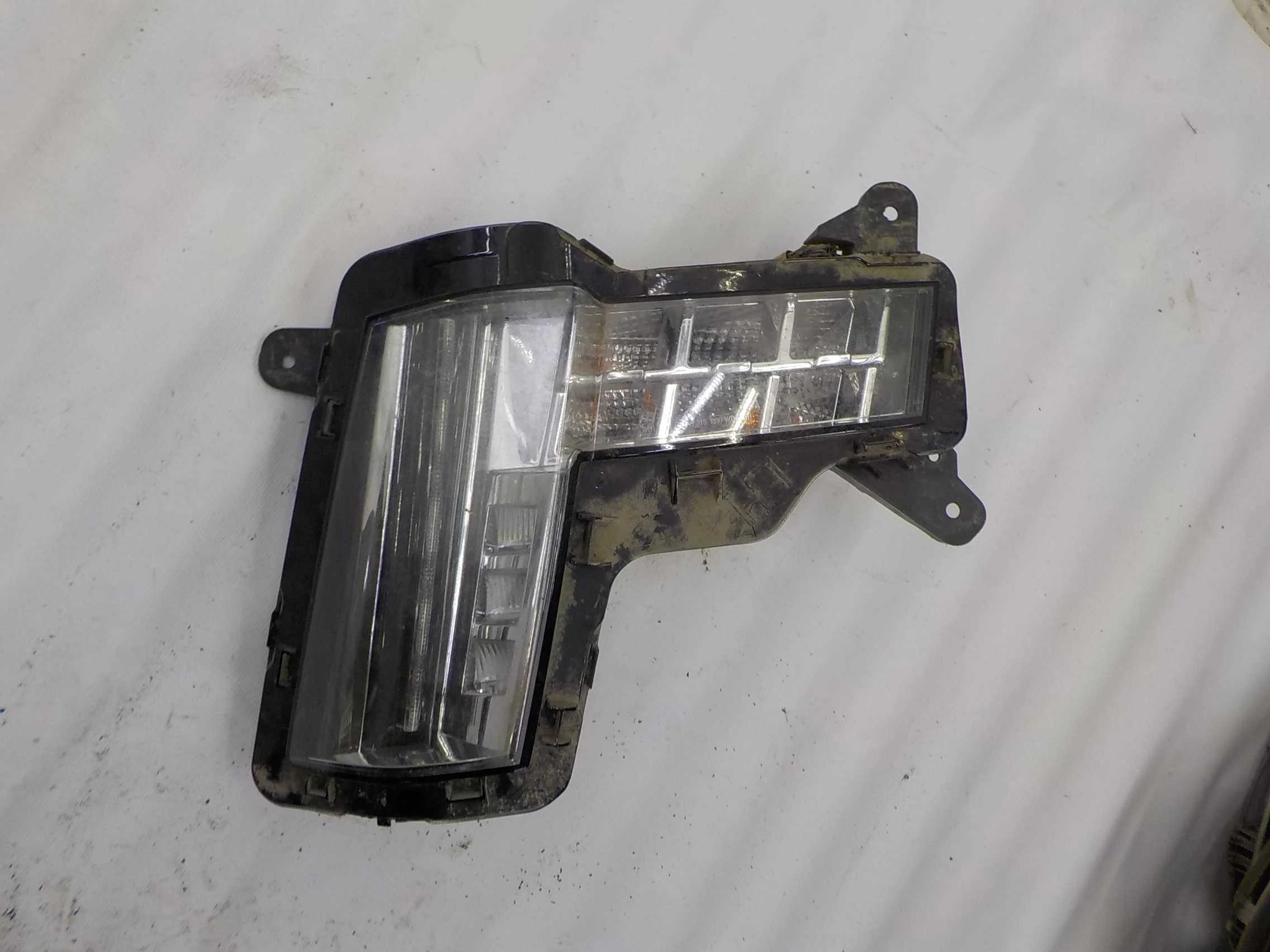 туманка Cadillac Escalade GMT K2 (2014—2020) Перед Лево