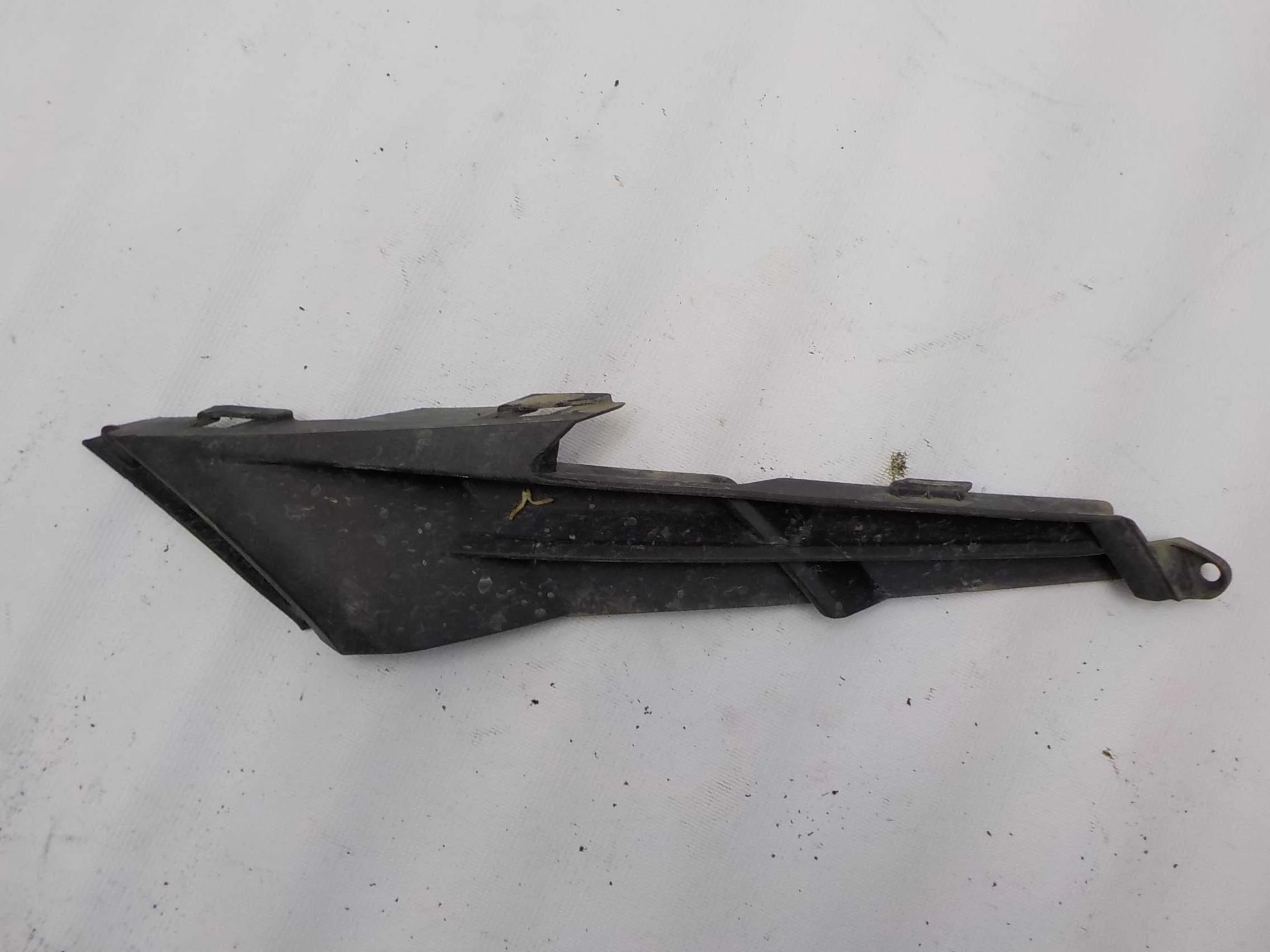 накладка на бампер Lexus RX IV (2015—2019) Перед Право