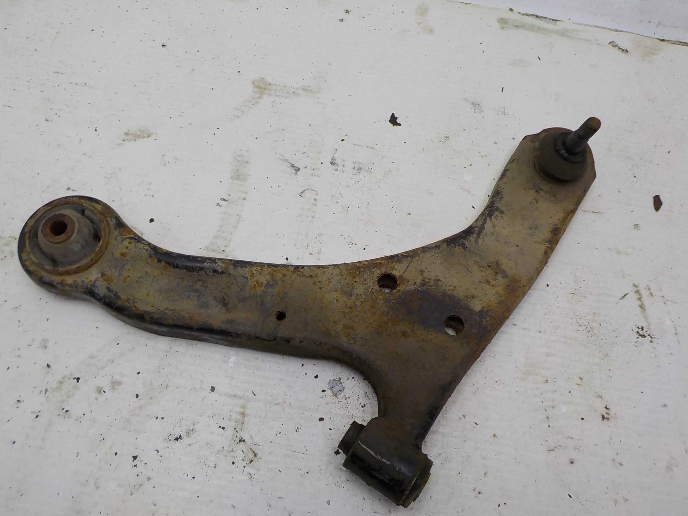 Рычаг Suzuki Grand Vitara II (2005—2008) Перед Лево