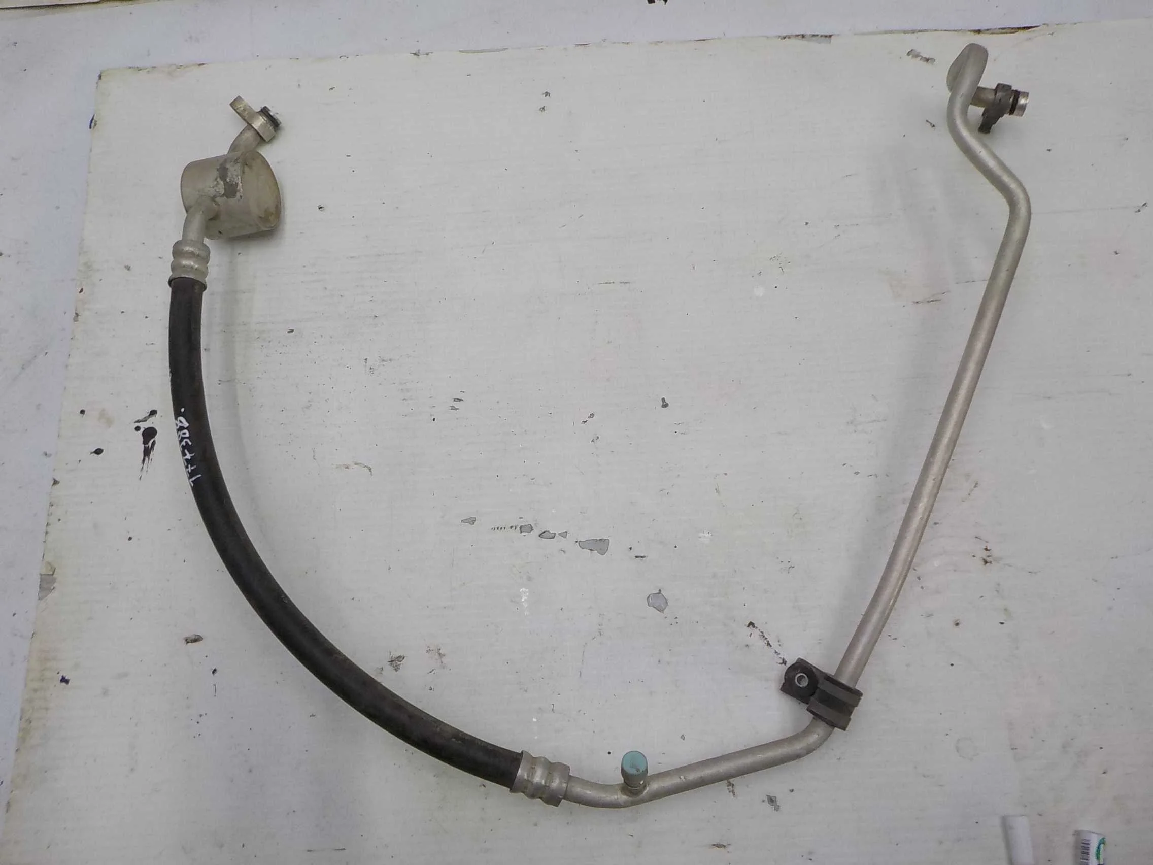 Трубка кондиционера Suzuki Grand Vitara II (2005—2008)