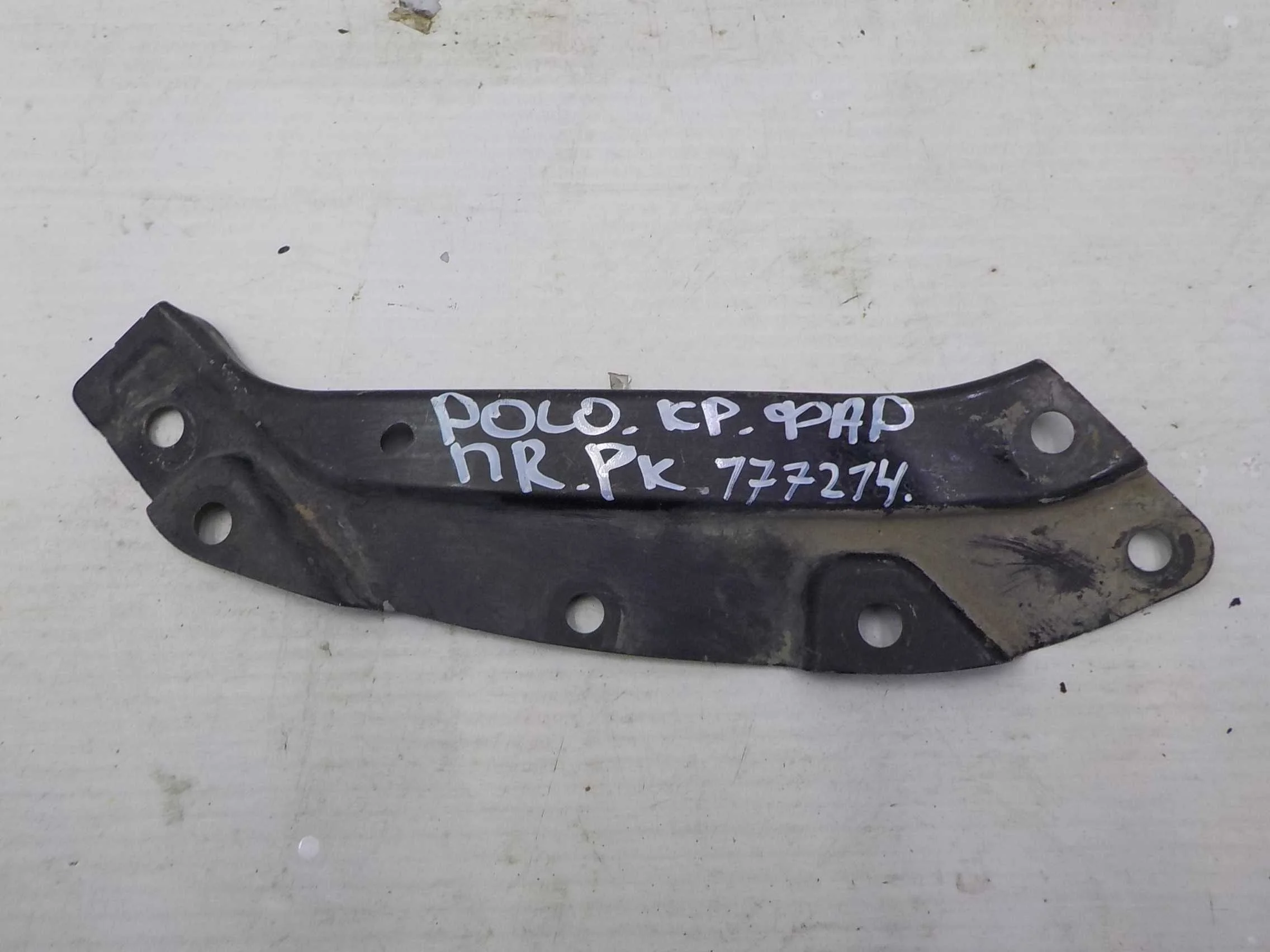 Телевизор Volkswagen Polo V (2009—2015)  Право