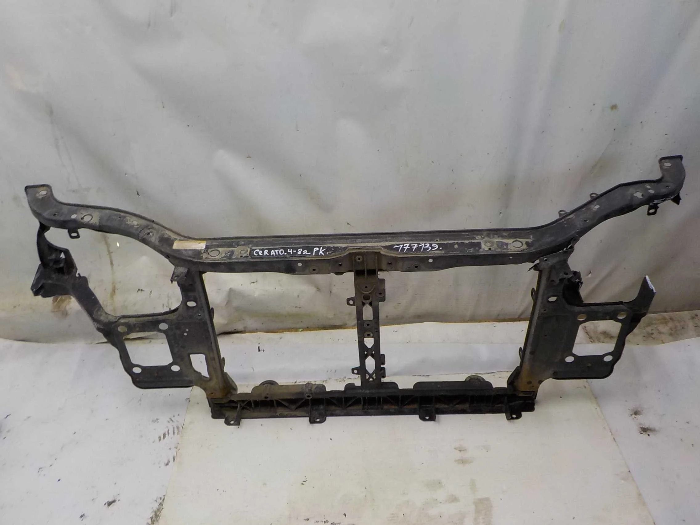 Телевизор Kia Cerato I (2003—2007)