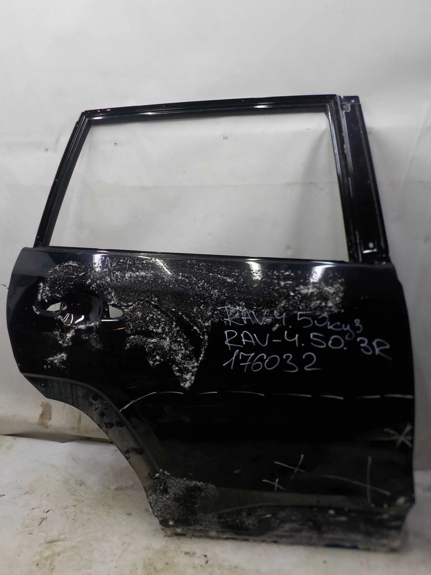 Дверь Toyota RAV4 V (2018—2025) Зад Право