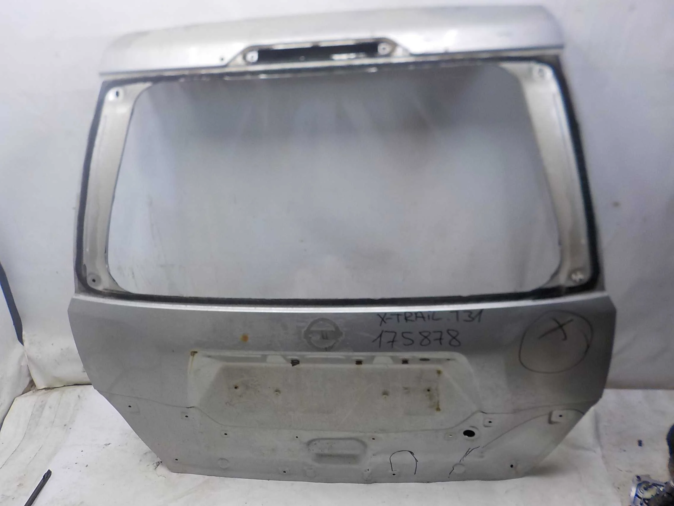 Крышка багажника Nissan X-Trail II (2007—2011)