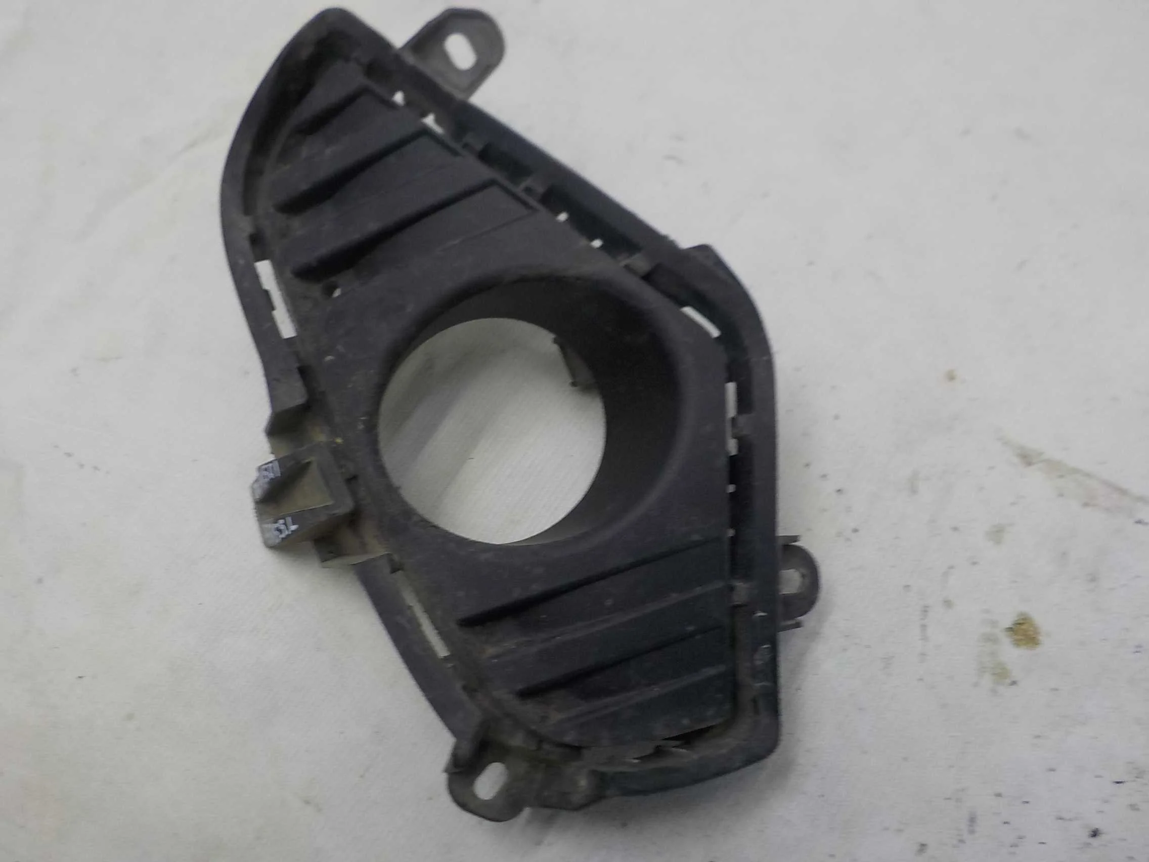 накладка на бампер Toyota RAV4 V (2018—2025) Перед Лево