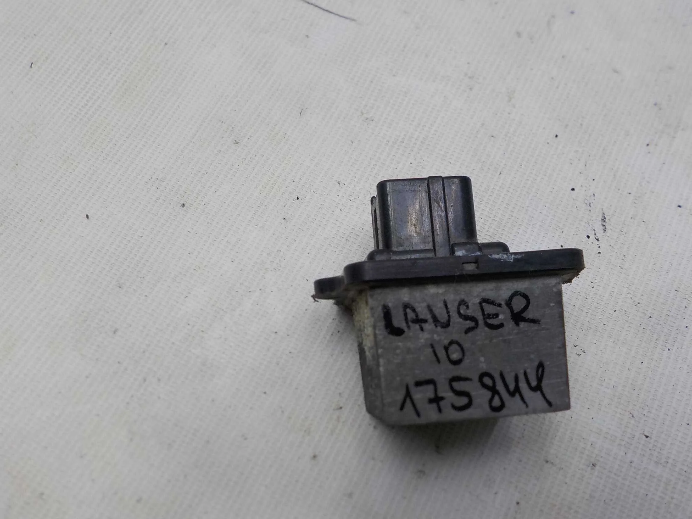 Резистор отопителя Mitsubishi Outlander II (2005—2009)