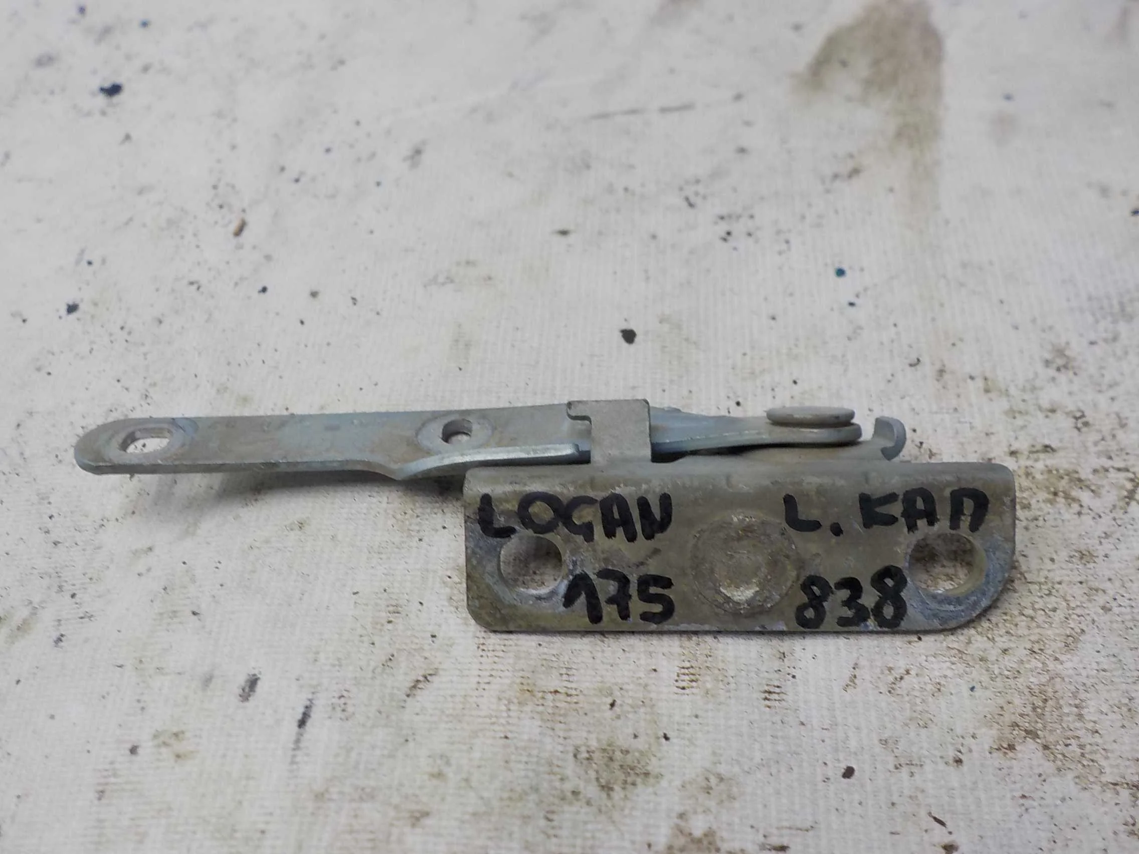 Петля капота ВАЗ (LADA) Largus I (2012—2021)  Лево