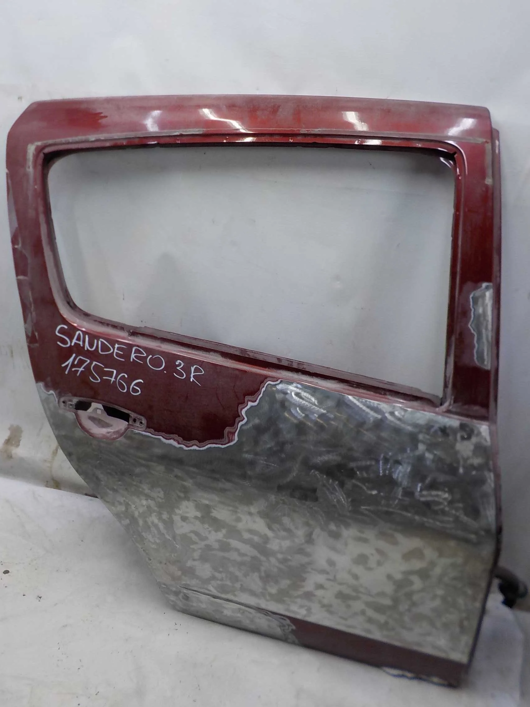 Дверь Renault Sandero I (2009—2014) Зад Право