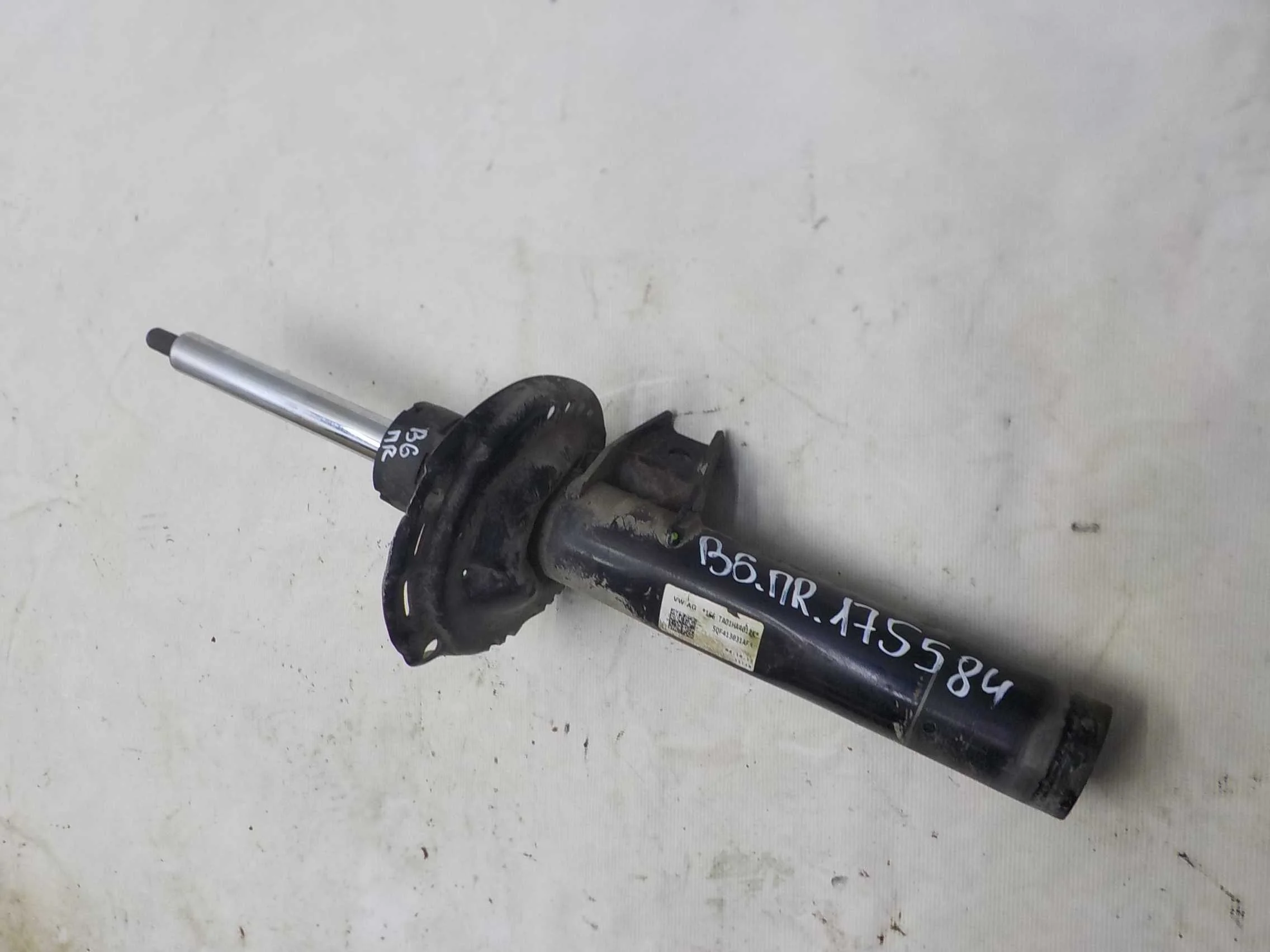 амортизатор Volkswagen Tiguan II (2016—2020) Перед Право