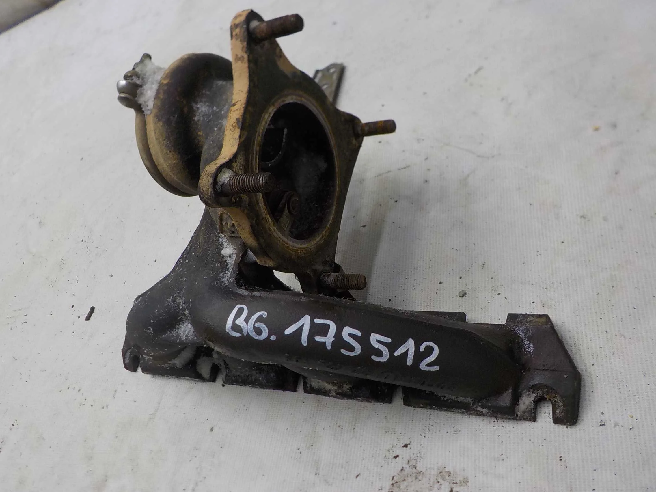 Коллектор выпускной Skoda Superb II (2008—2013) Перед Право