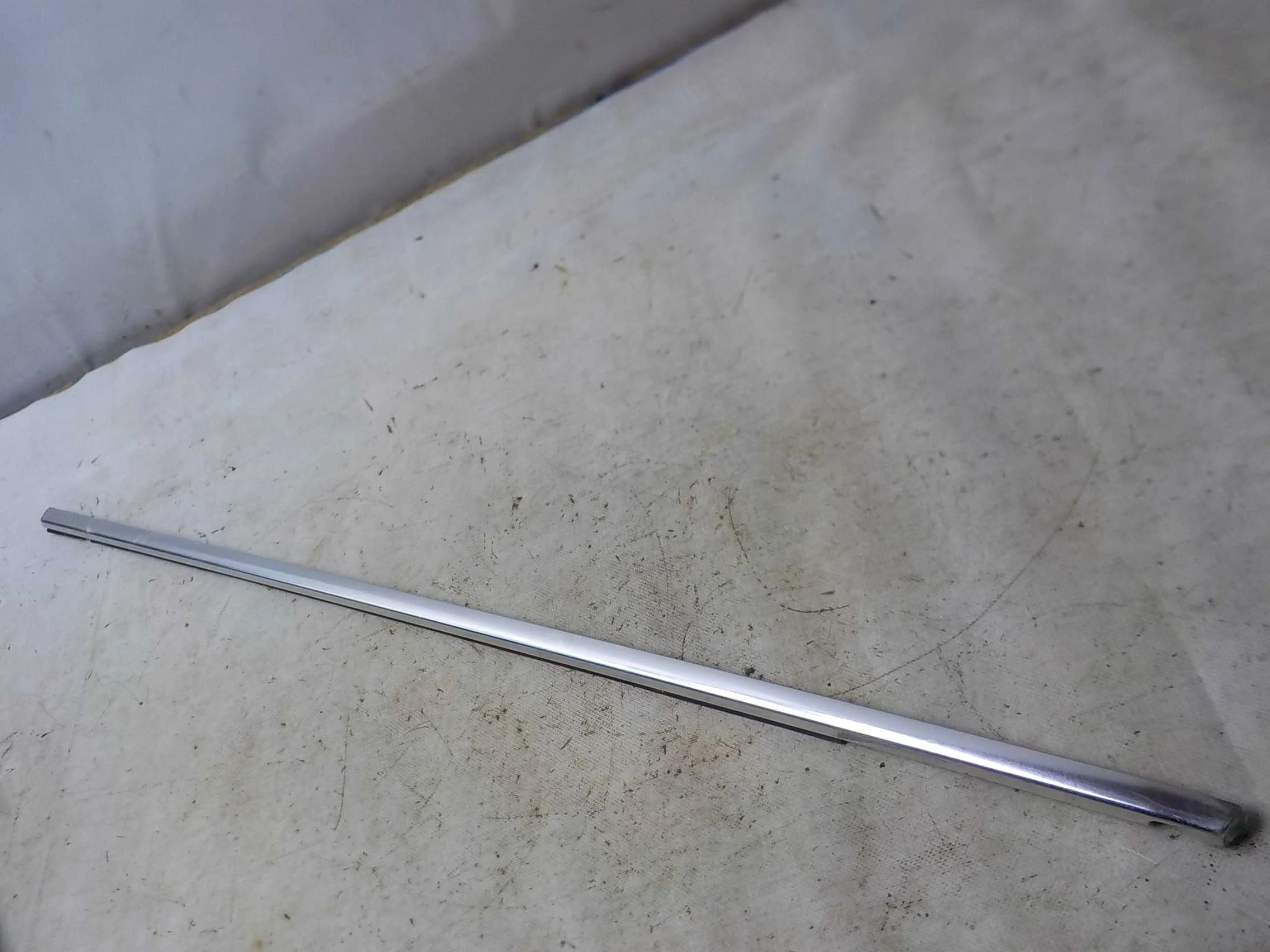 бархотка Volkswagen Touareg I (2002—2006) Перед Лево