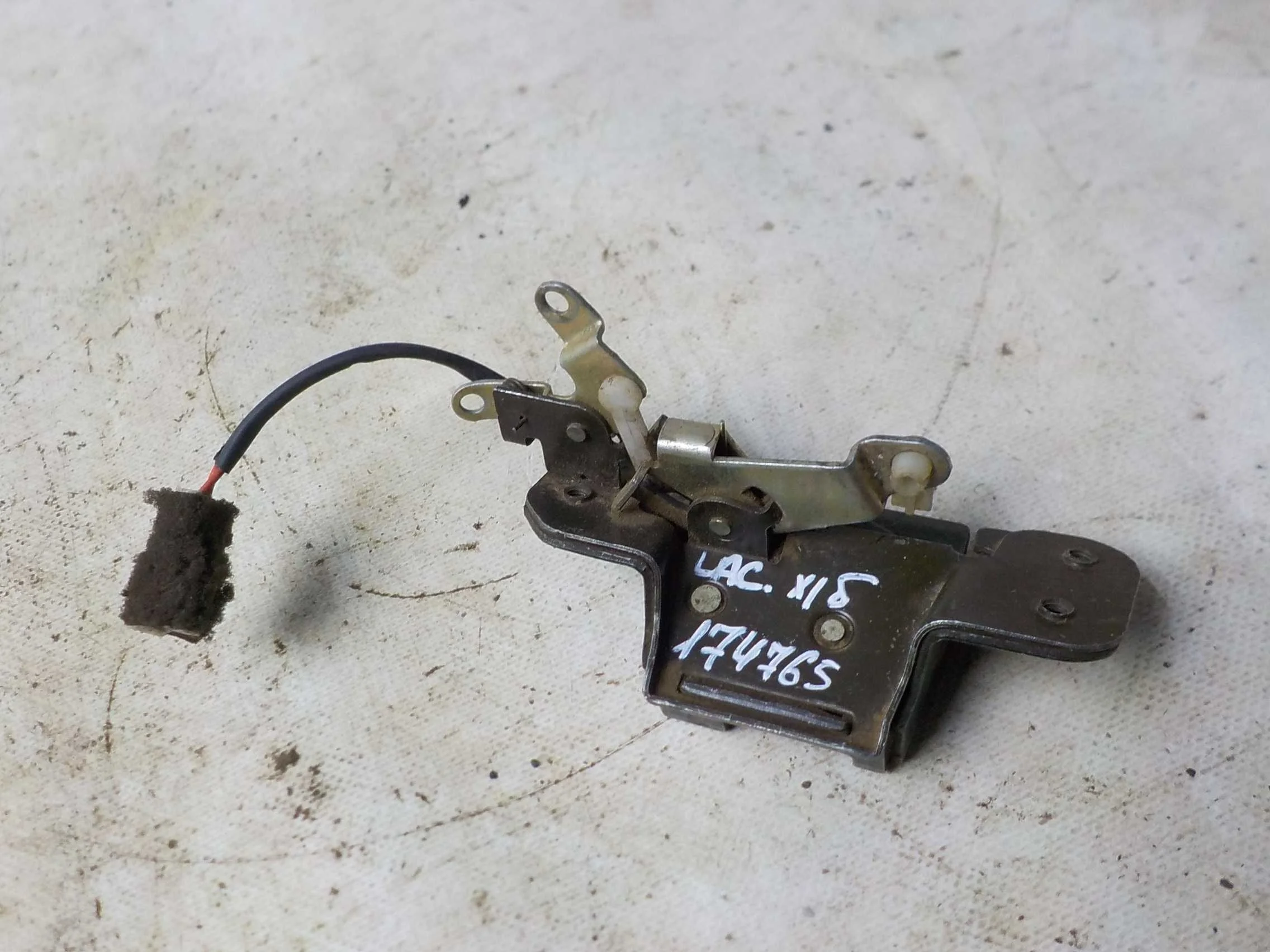 Замок крышки багажника Chevrolet Lacetti I (2004—2013)