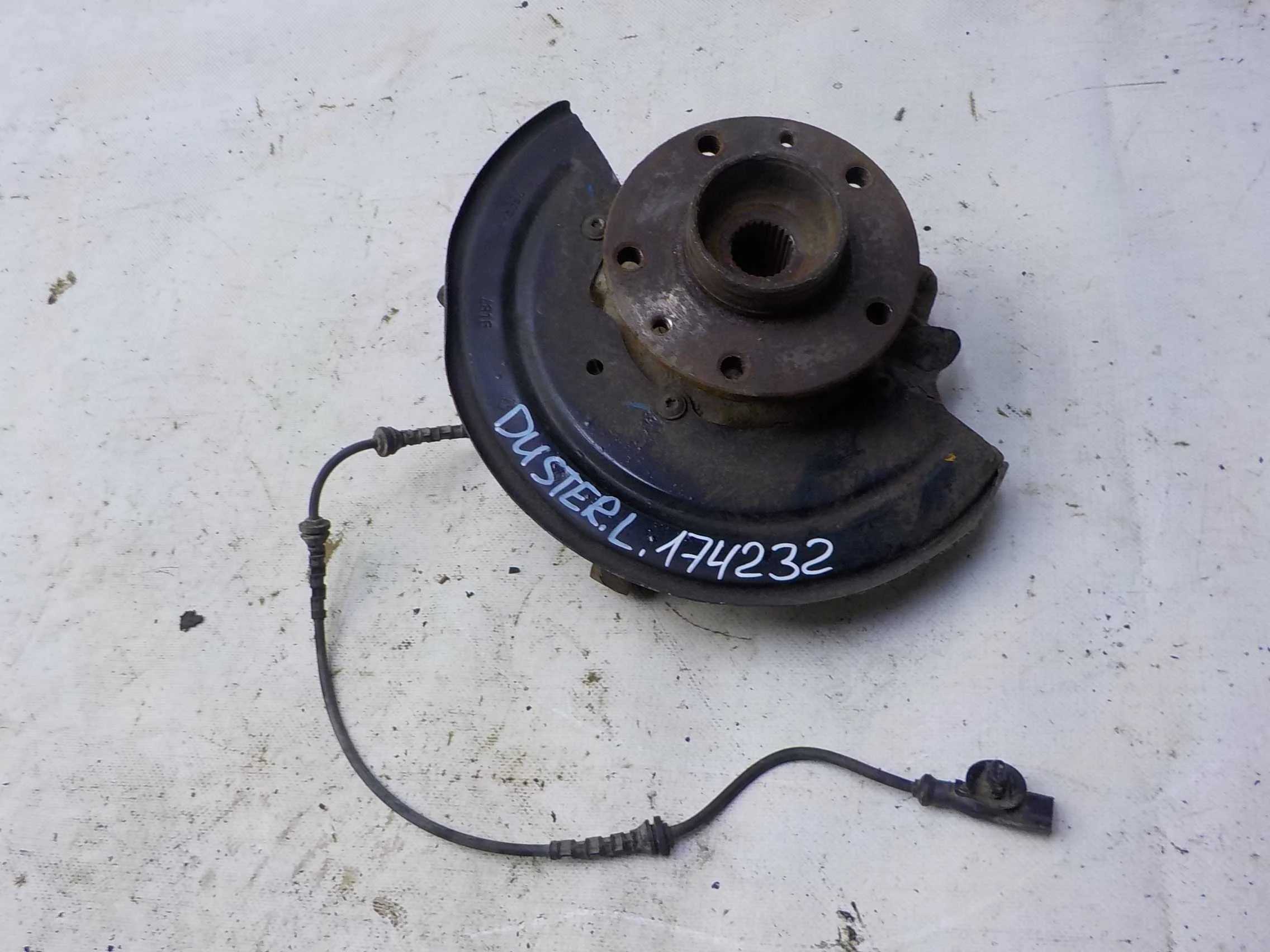 кулак поворотный Renault Kaptur I (2016—2020) Перед Право