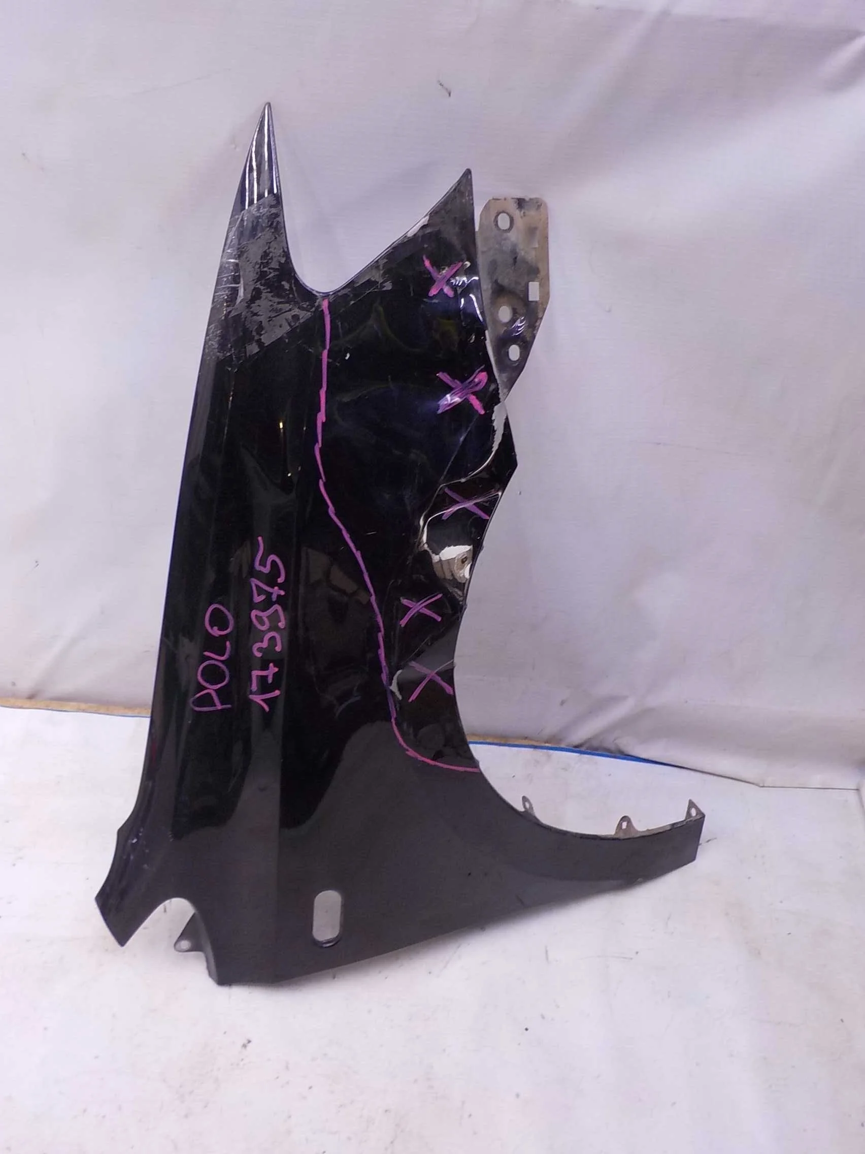 Крыло Volkswagen Polo V (2009—2015) Перед Право